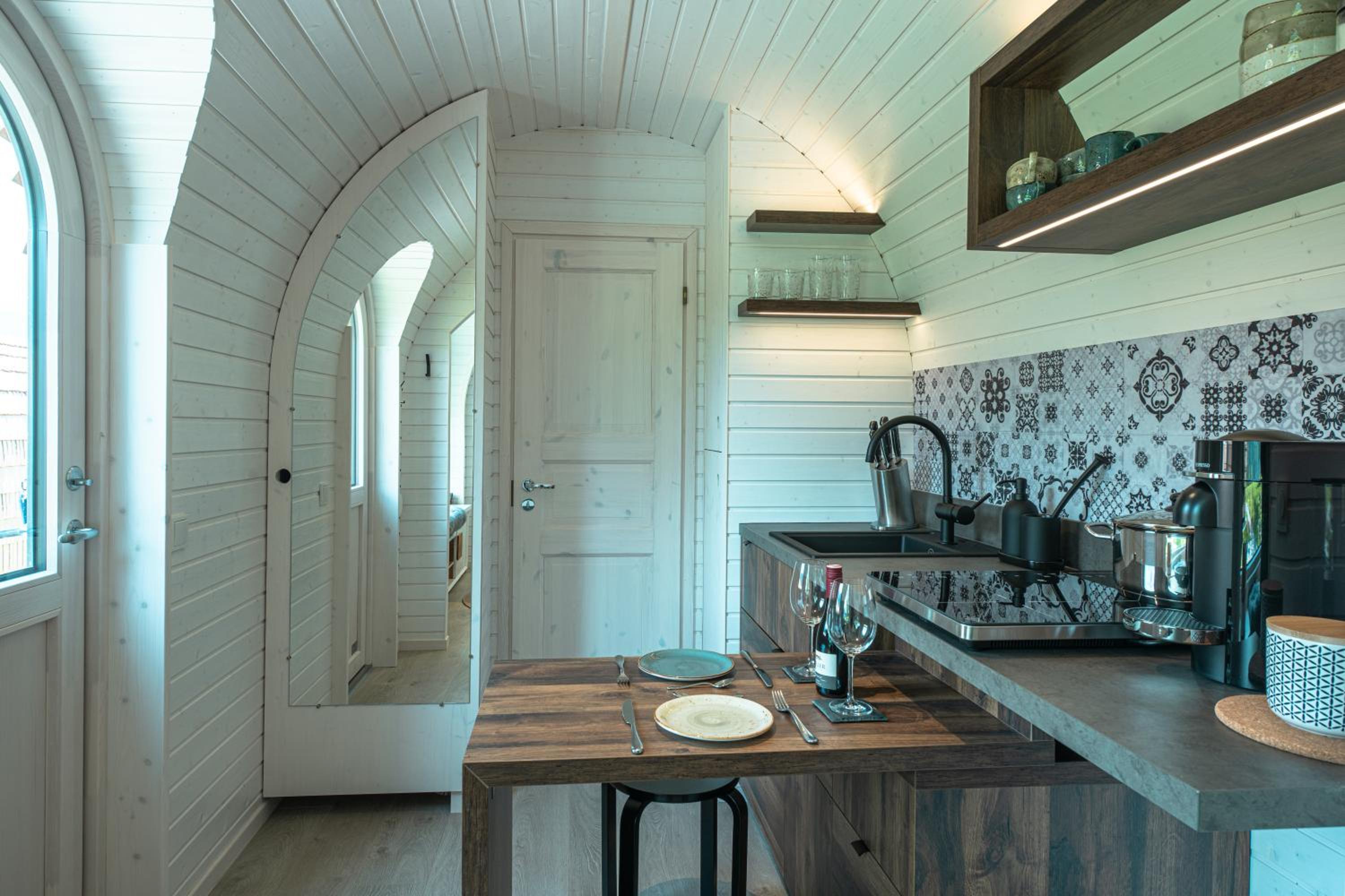 One-Bedroom House photo 3