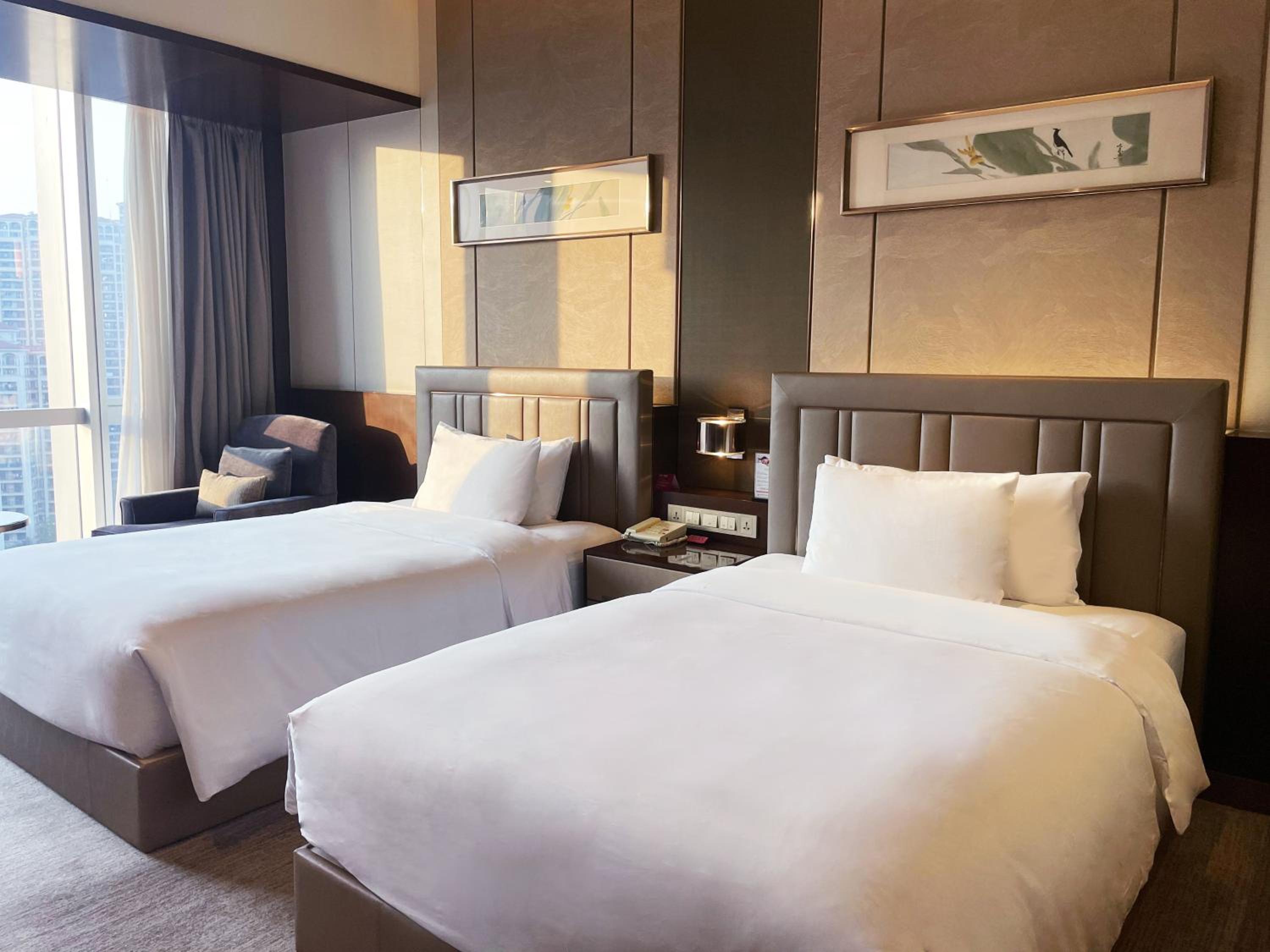 Standard Double Room with Two Double Beds and City View photo 2