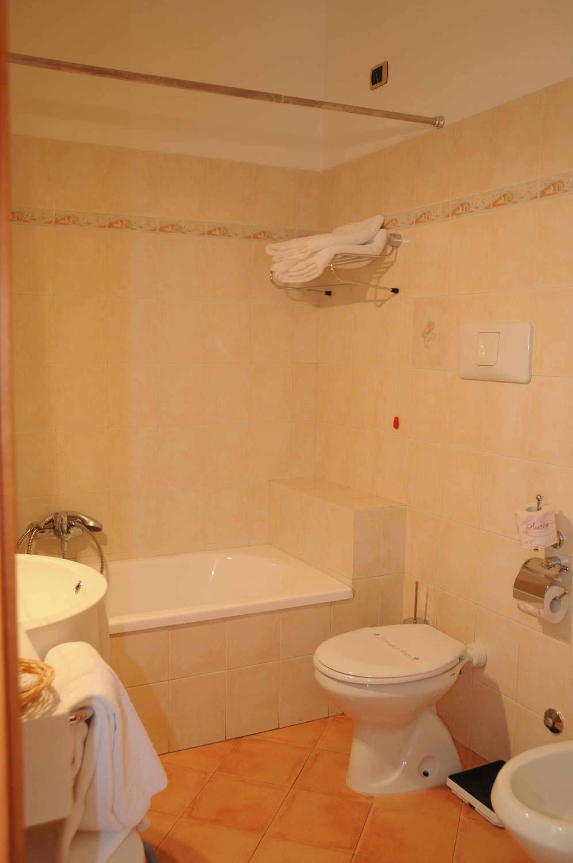 Double or Twin Room - Photo 3