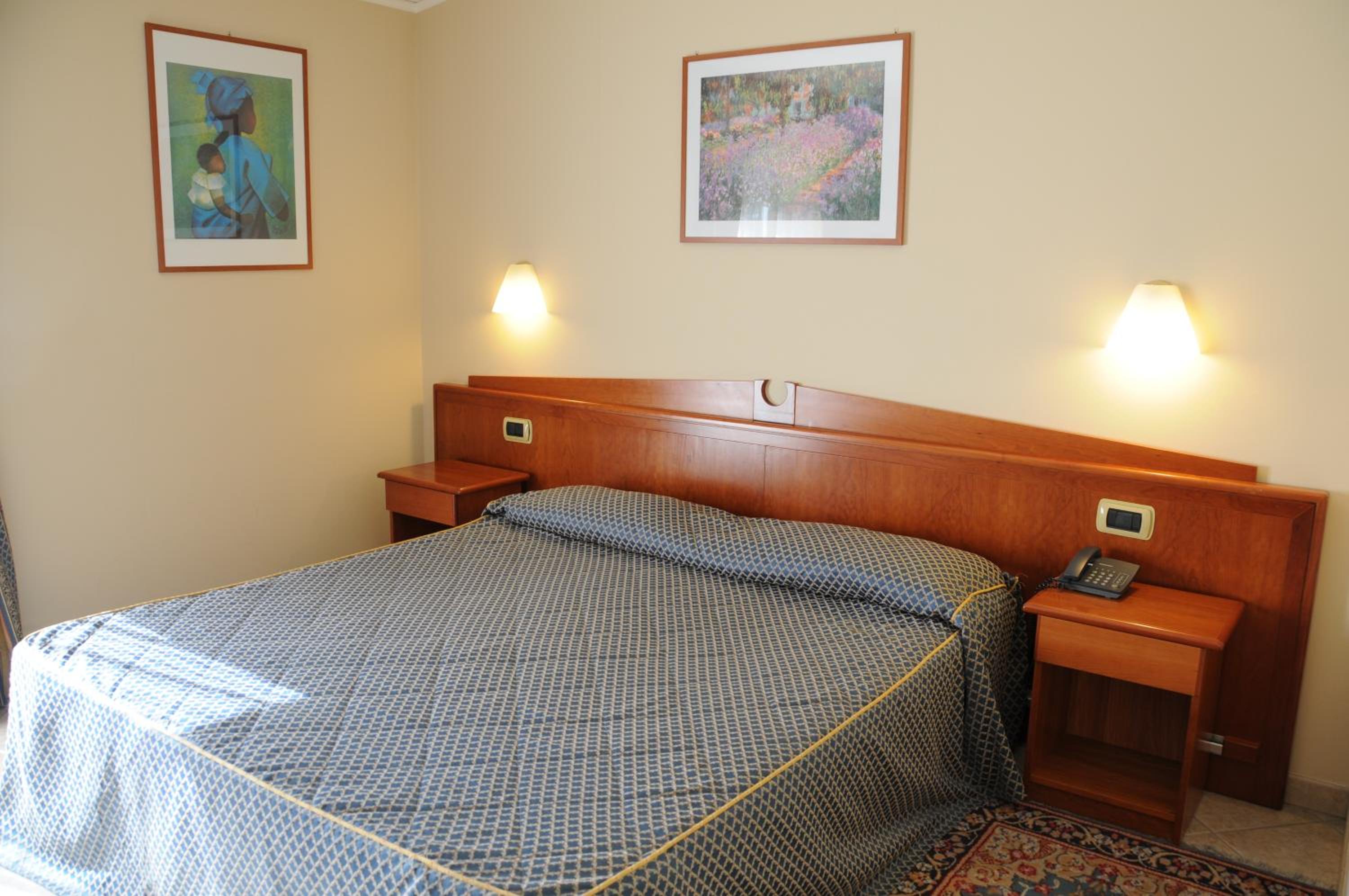 Double or Twin Room - Photo 1