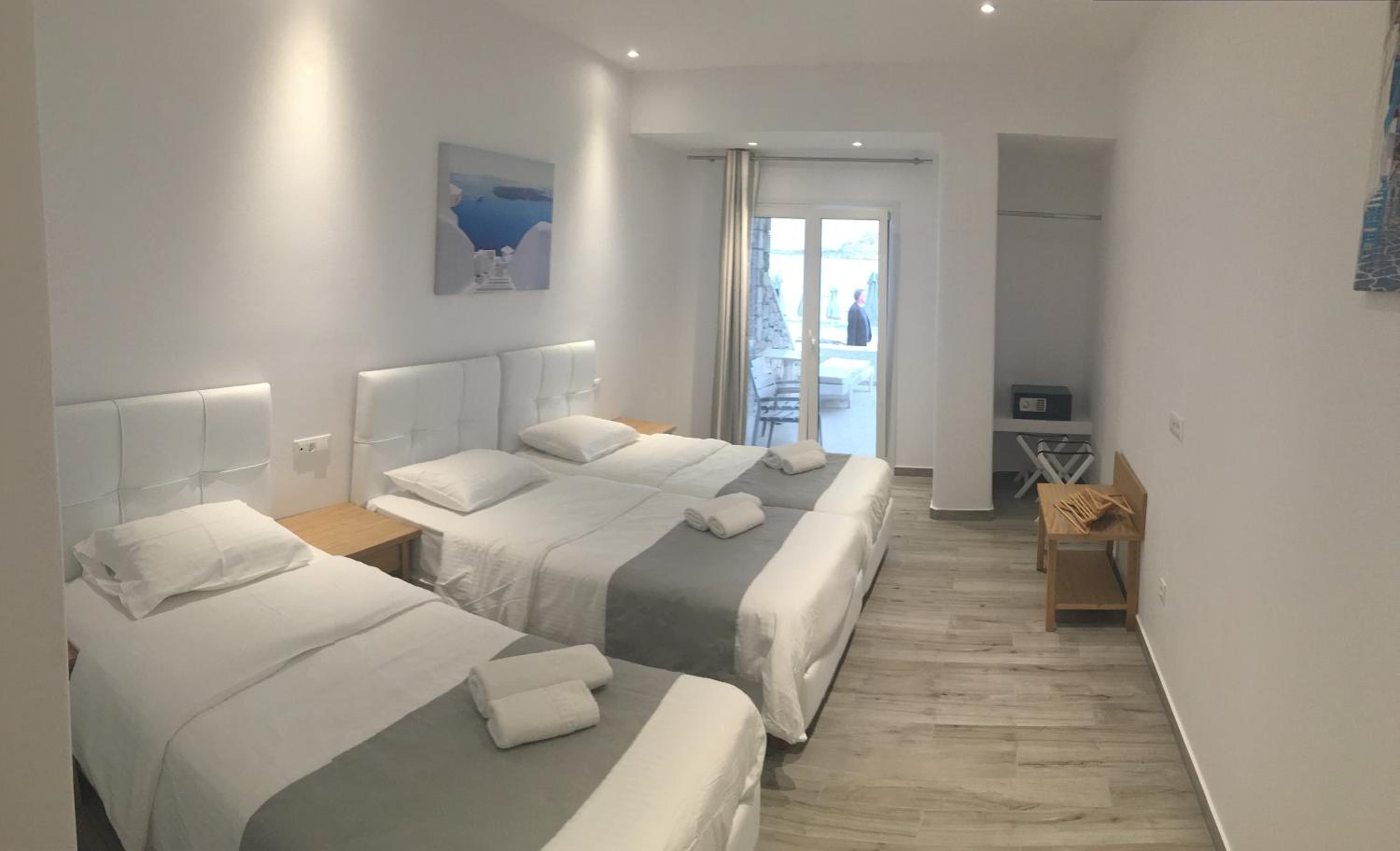Deluxe Family Room with Sea View - Photo 6