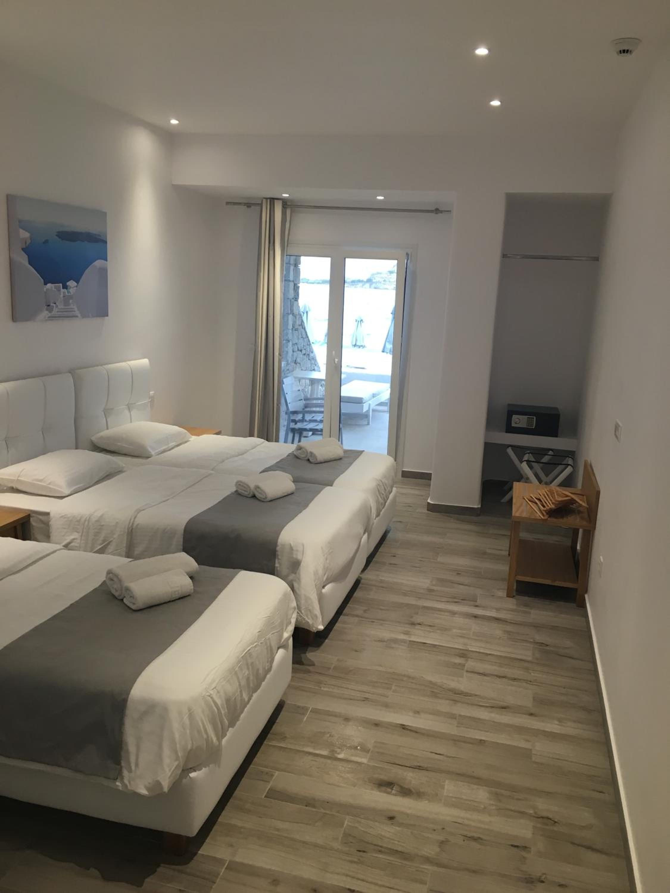 Deluxe Family Room with Sea View - Photo 9
