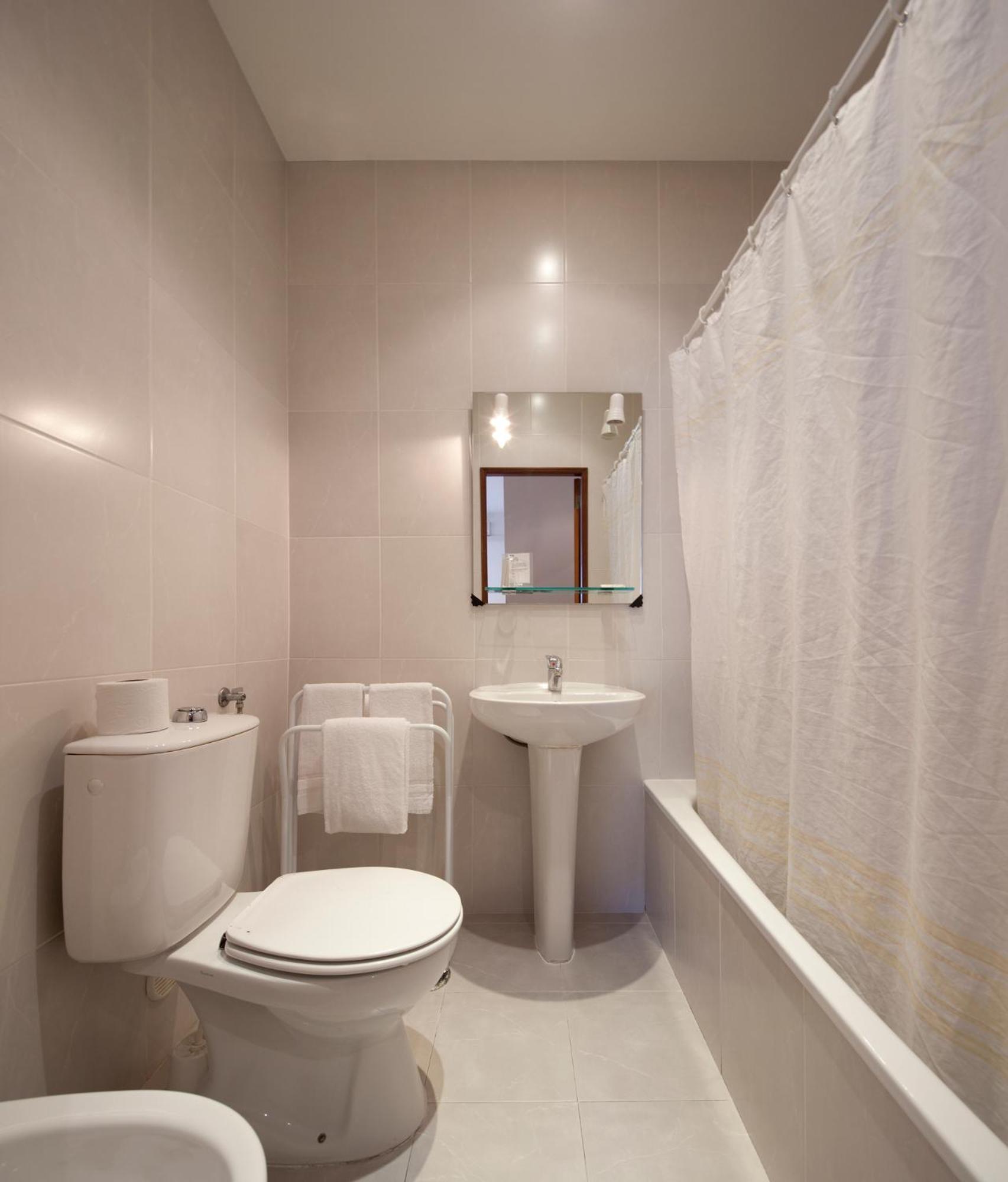 Hotel Portuense Lisboa - Photo 23
