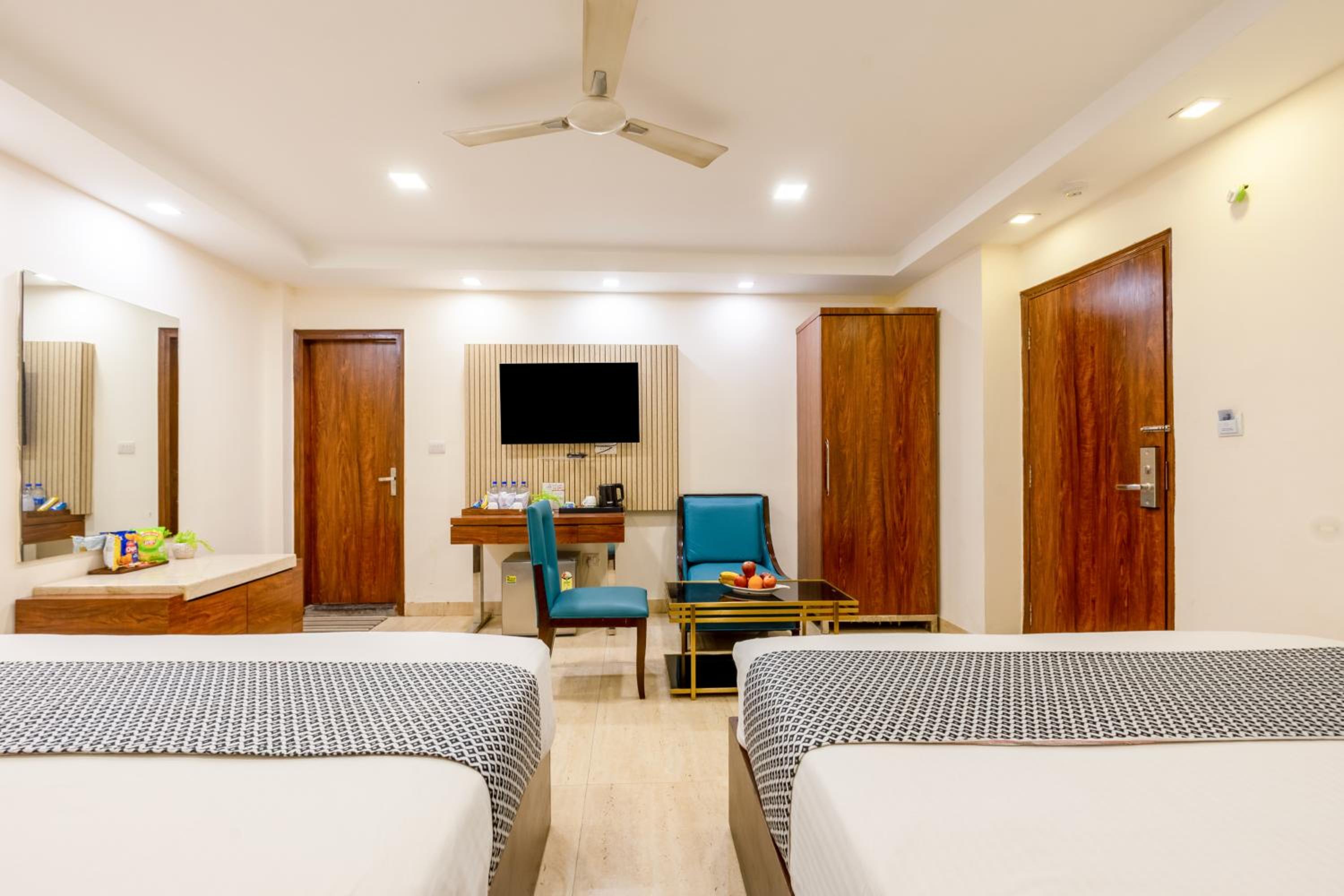 Twin Room with City View