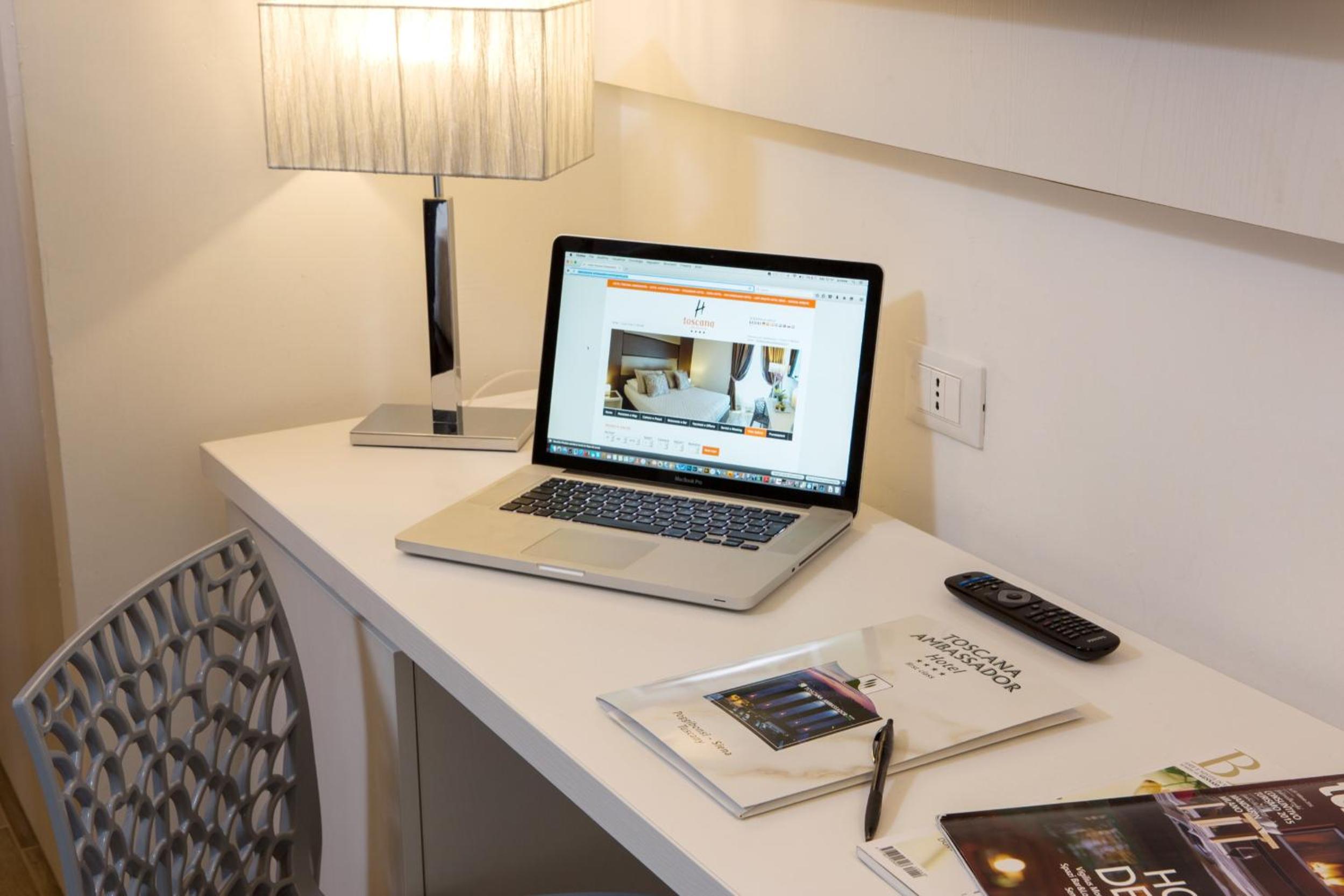Deluxe Double or Twin Room photo 3