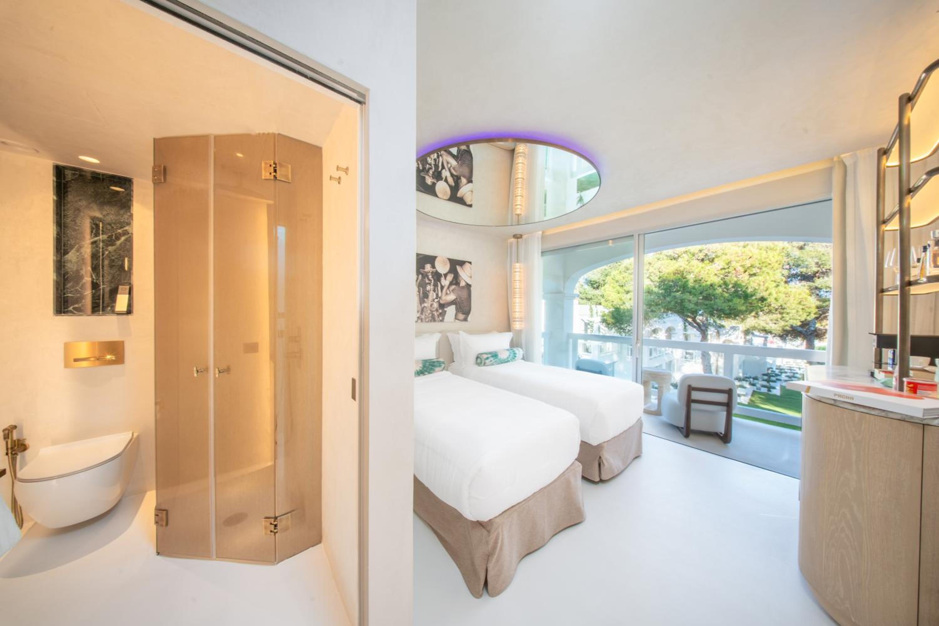 Superior Room with 2 Single Beds- Entrance to Pacha Club Included photo 2
