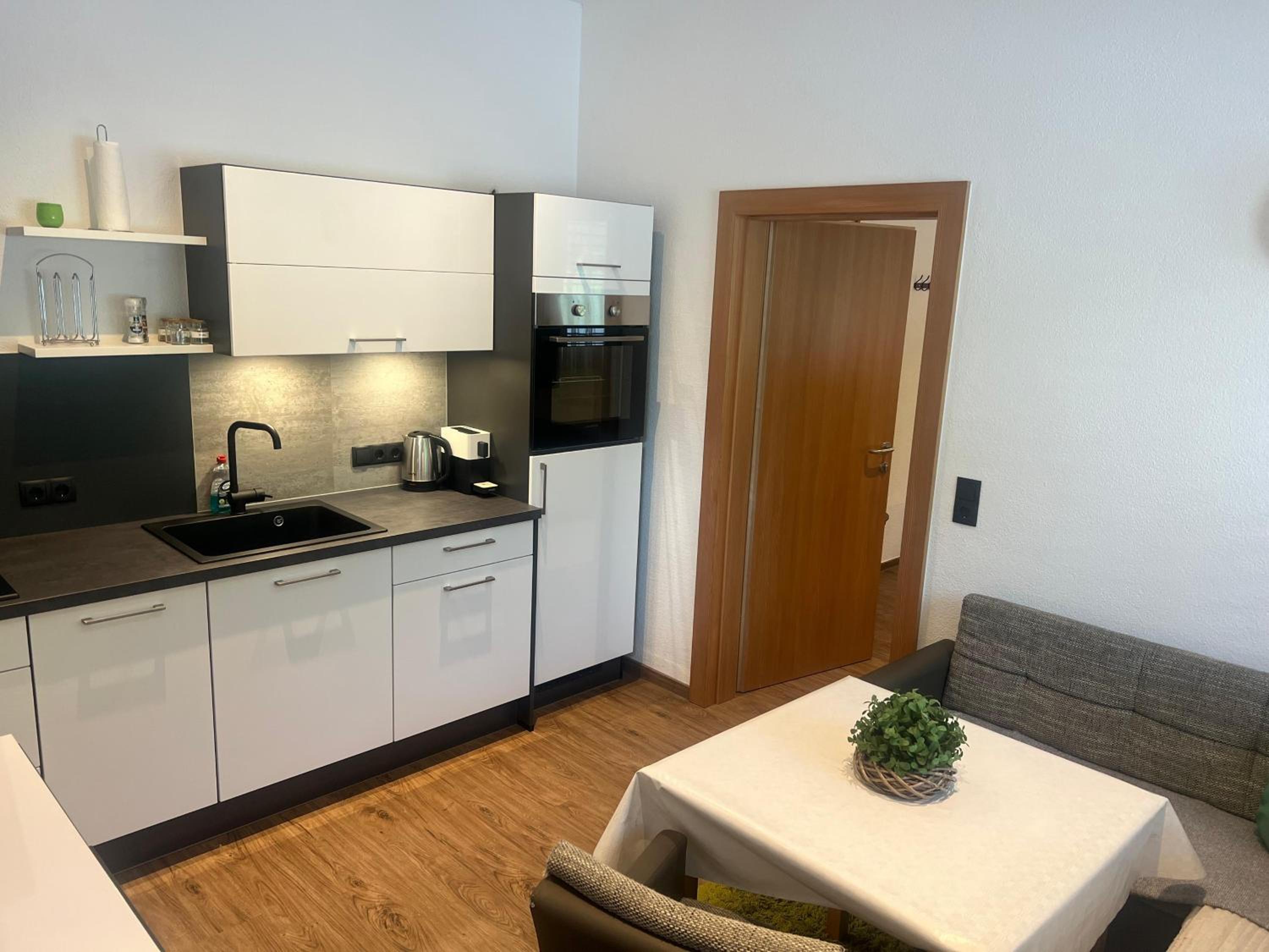 One-Bedroom Deluxe Apartment