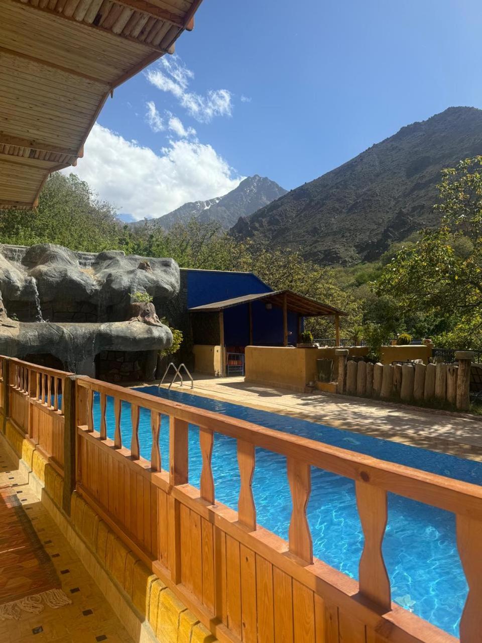 Double or Twin Room with Pool View photo 3