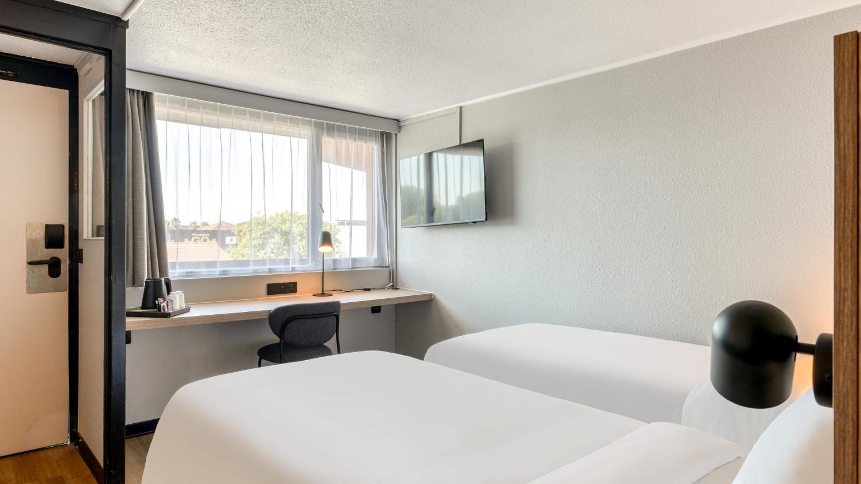 Standard Room - 2 Single Beds - Photo 7