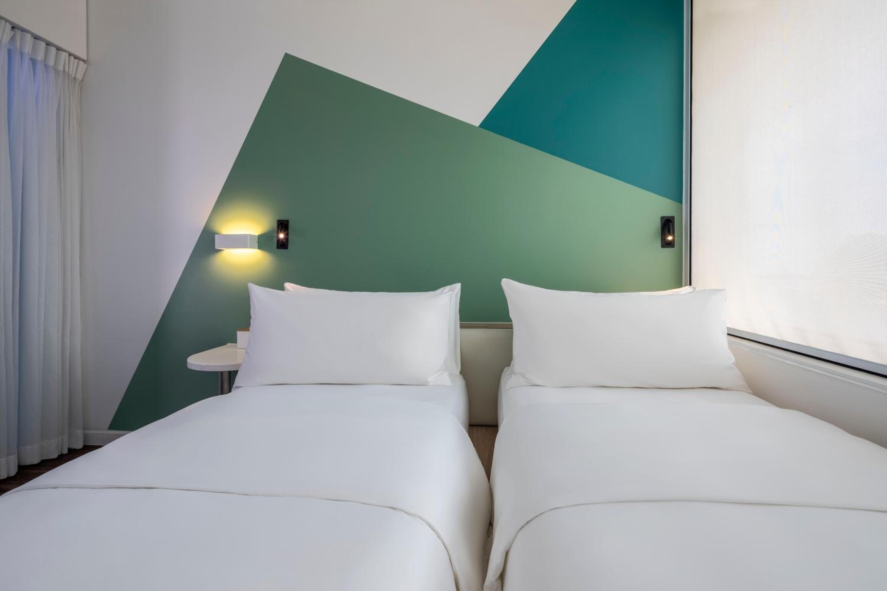 Twin Room - Photo 5