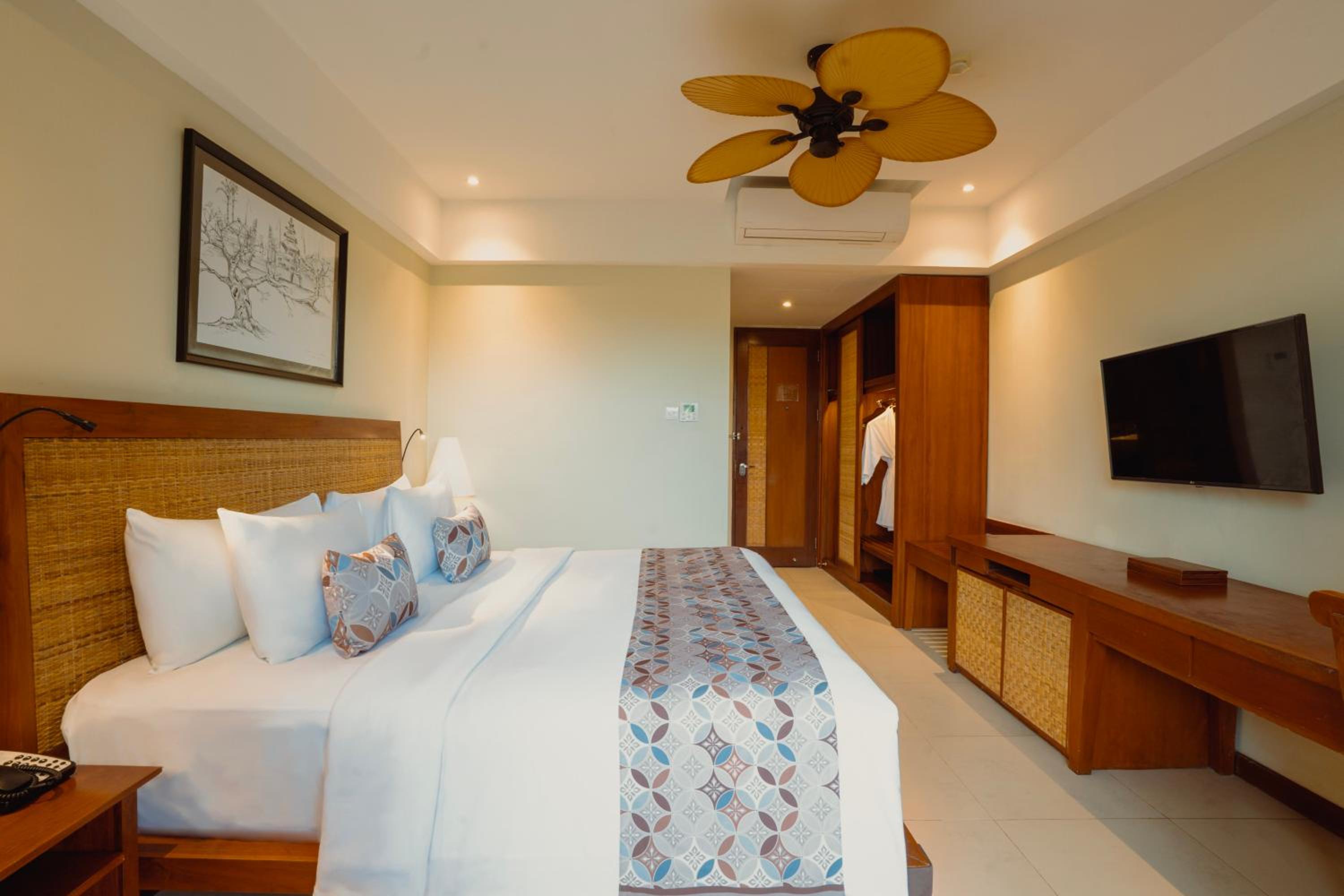 Resort Room - Photo 3