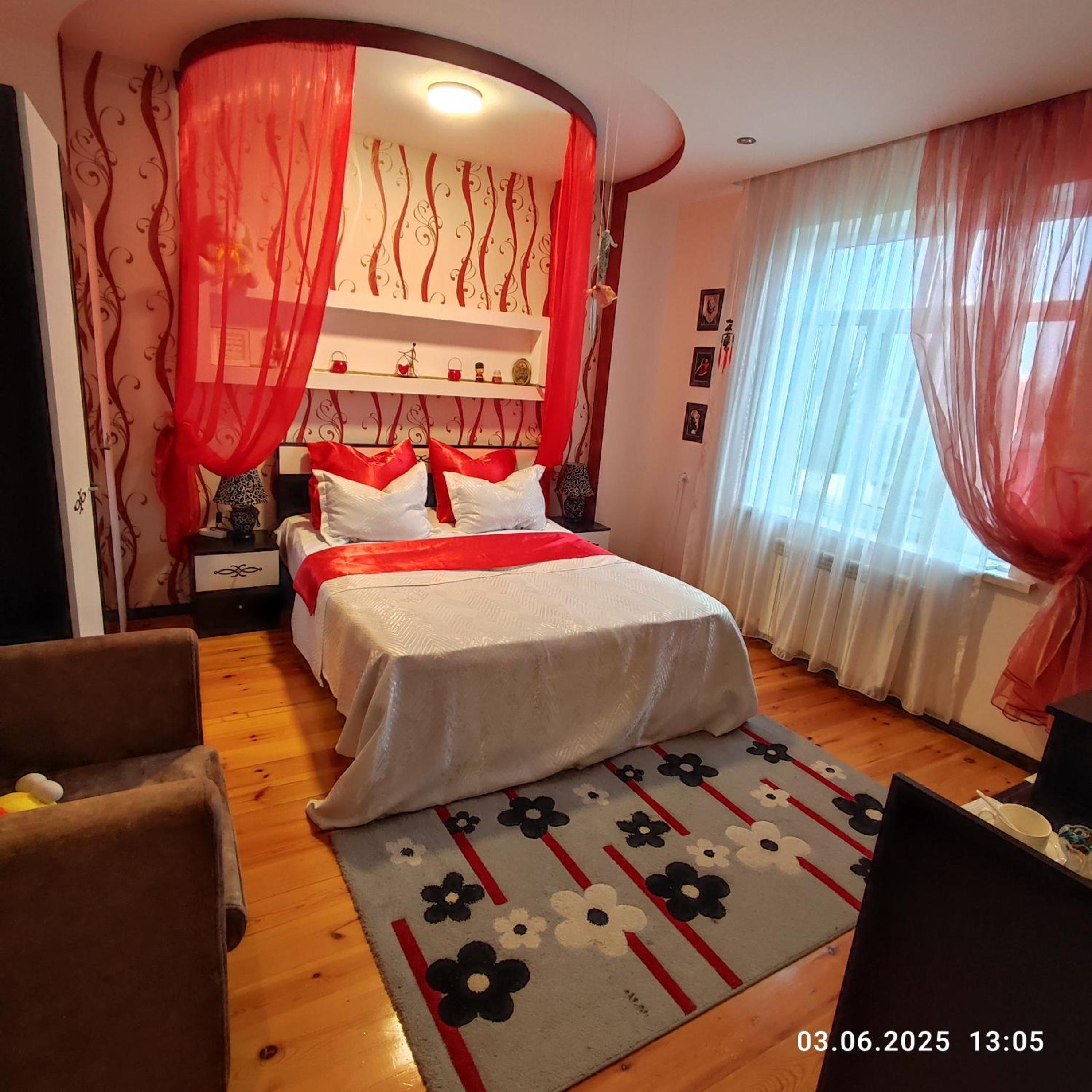Large Double Room photo 2