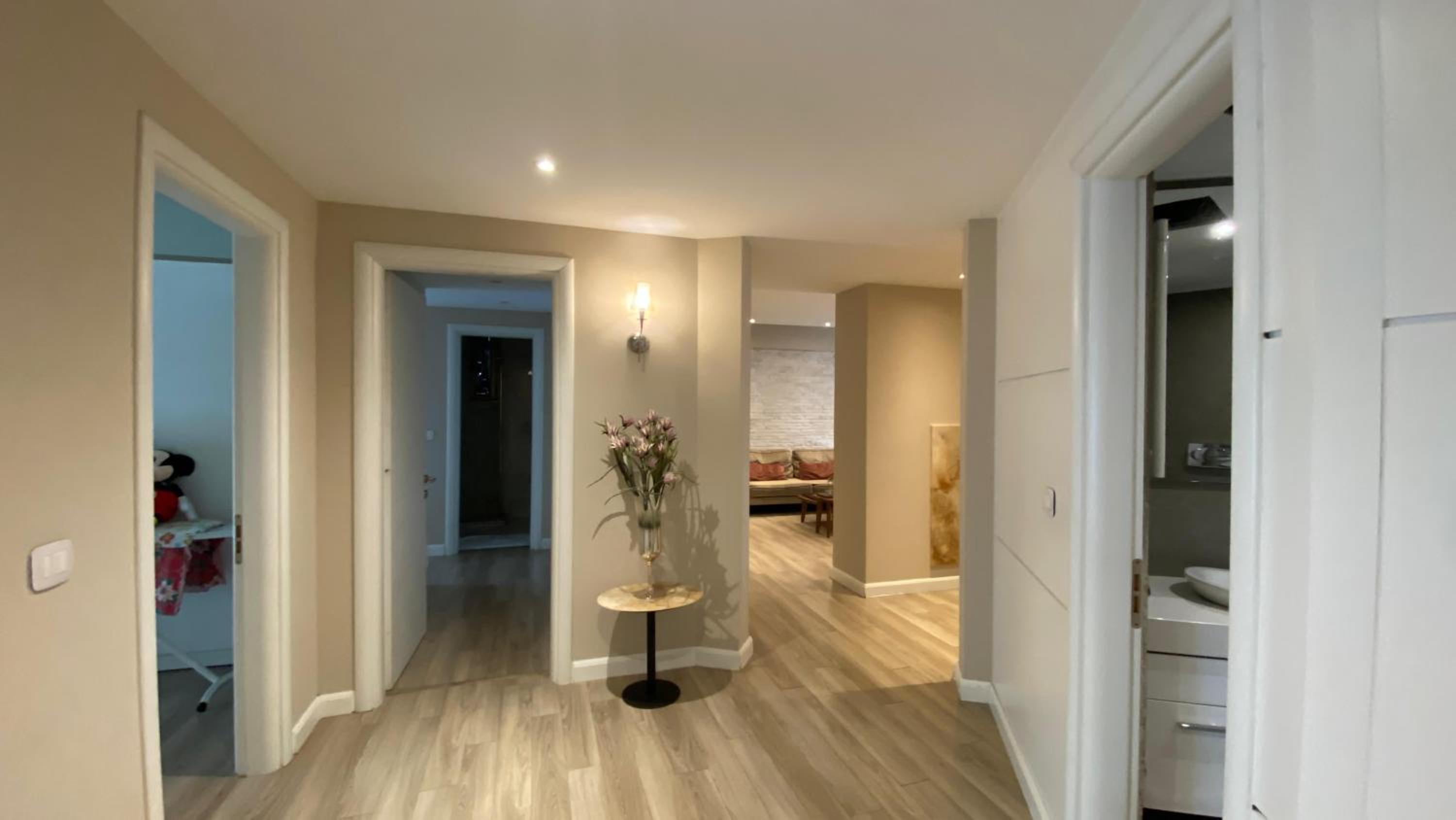 Apartment with View and Balcony photo 2