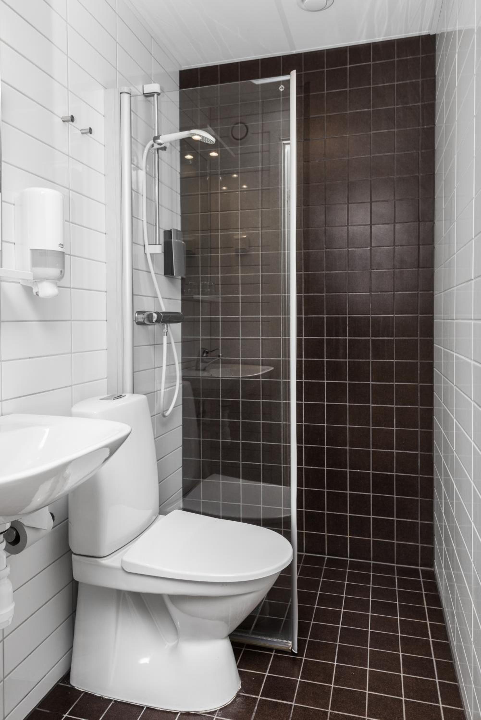 Medium Double Room - Photo 2