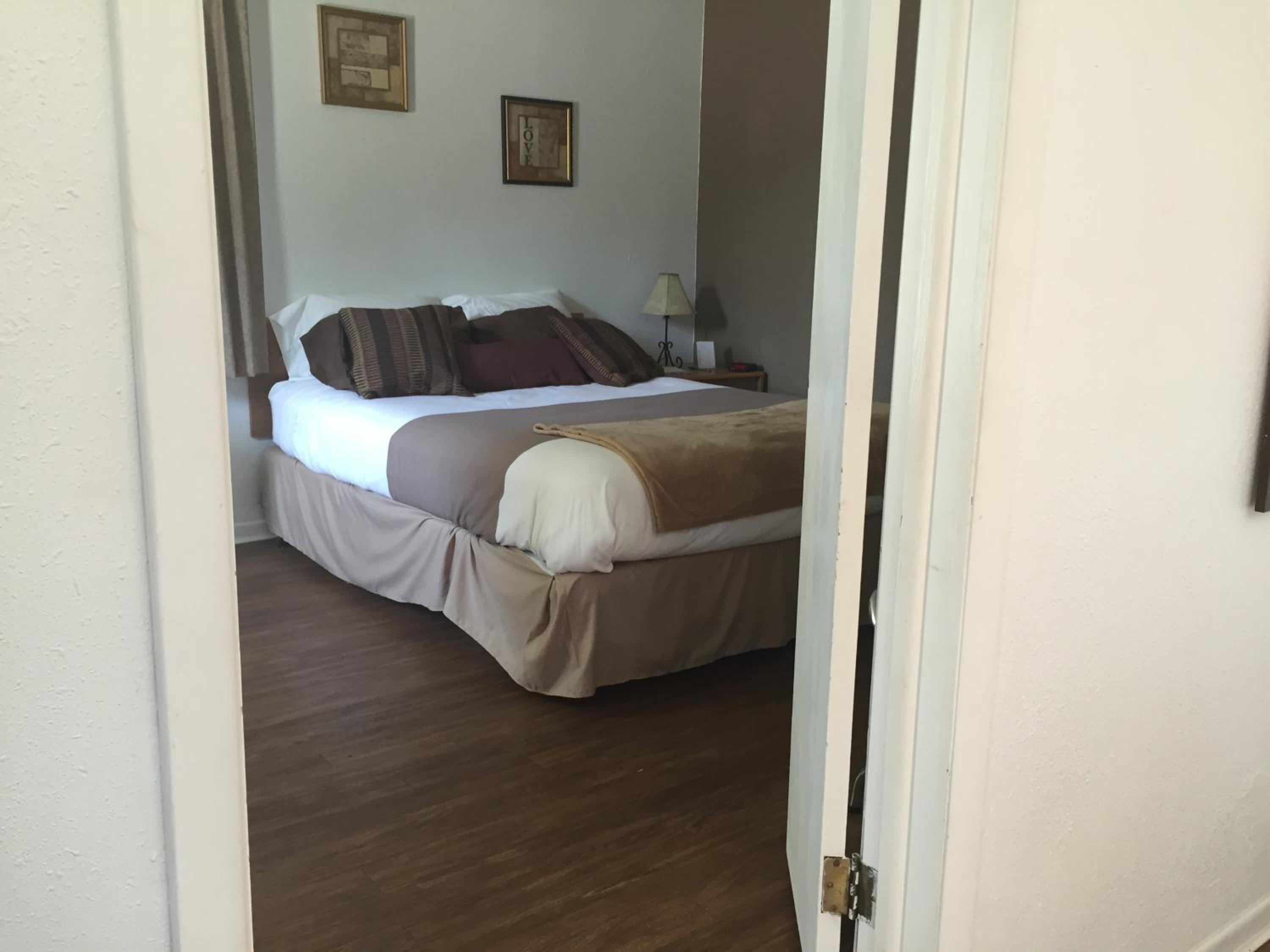 2 Queen Beds Non-Smoking - Photo 9