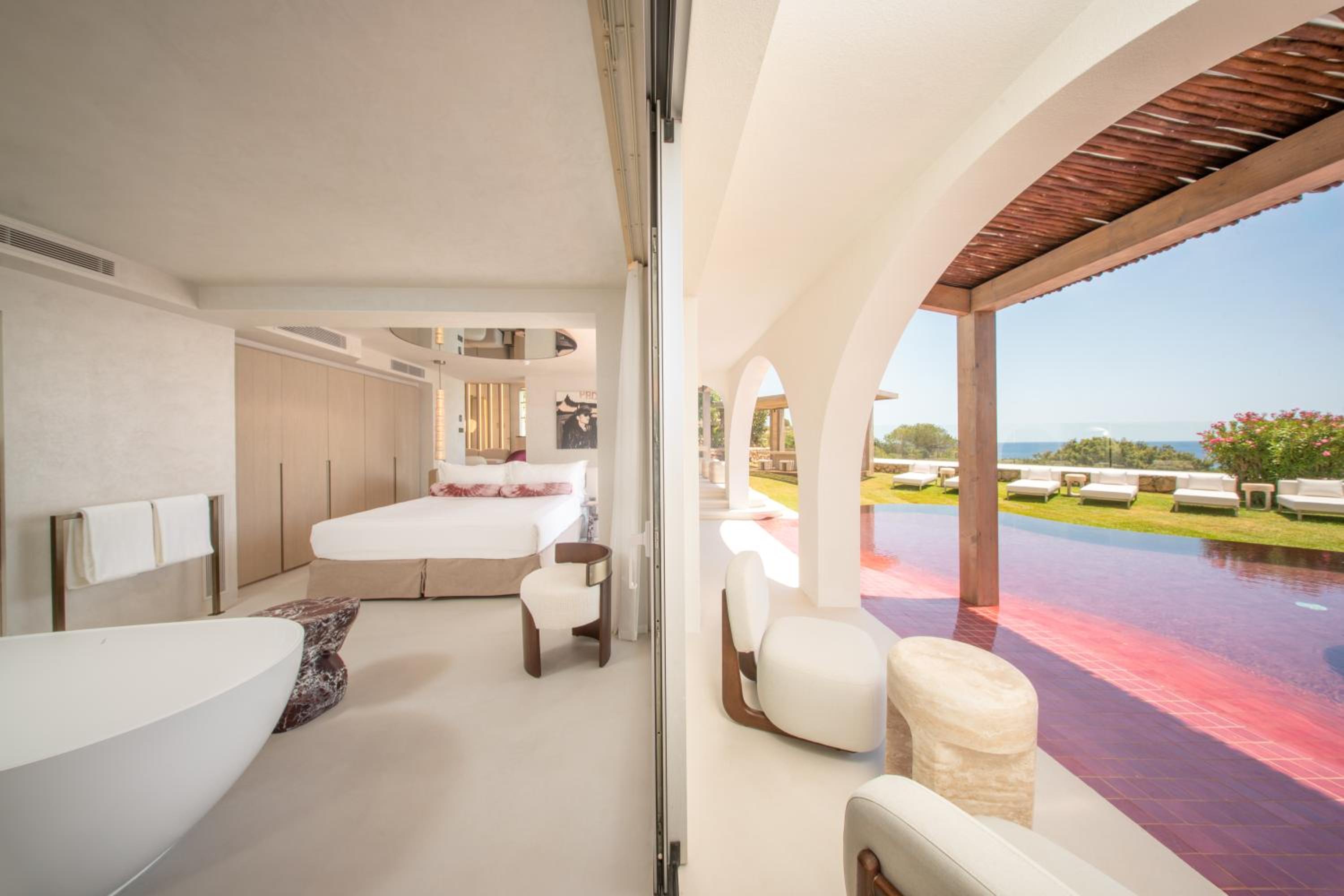 Cherry Suite with Private Pool- Entrance to Pacha Club Included