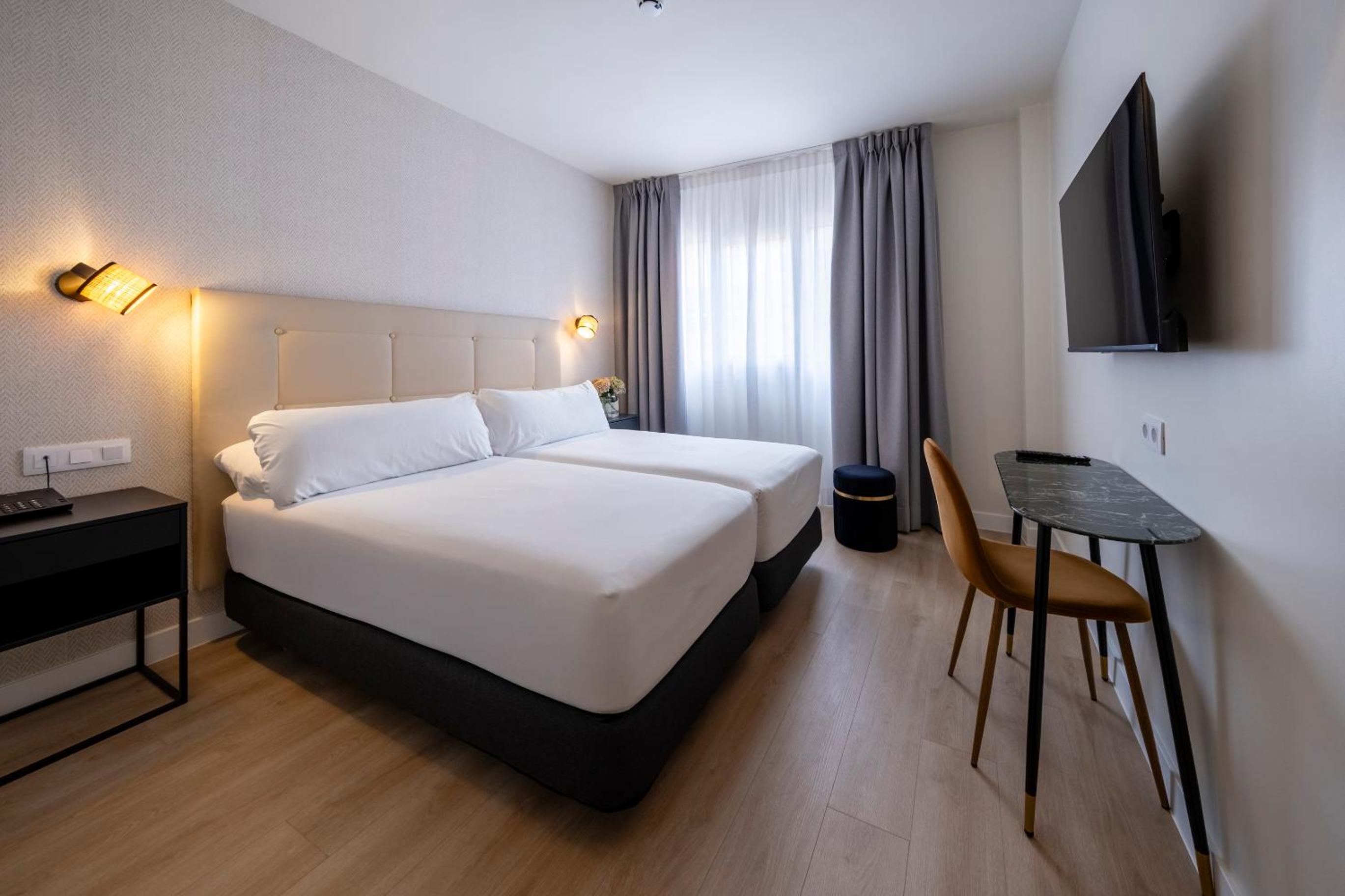 Deluxe Double or Twin Room - Photo 1