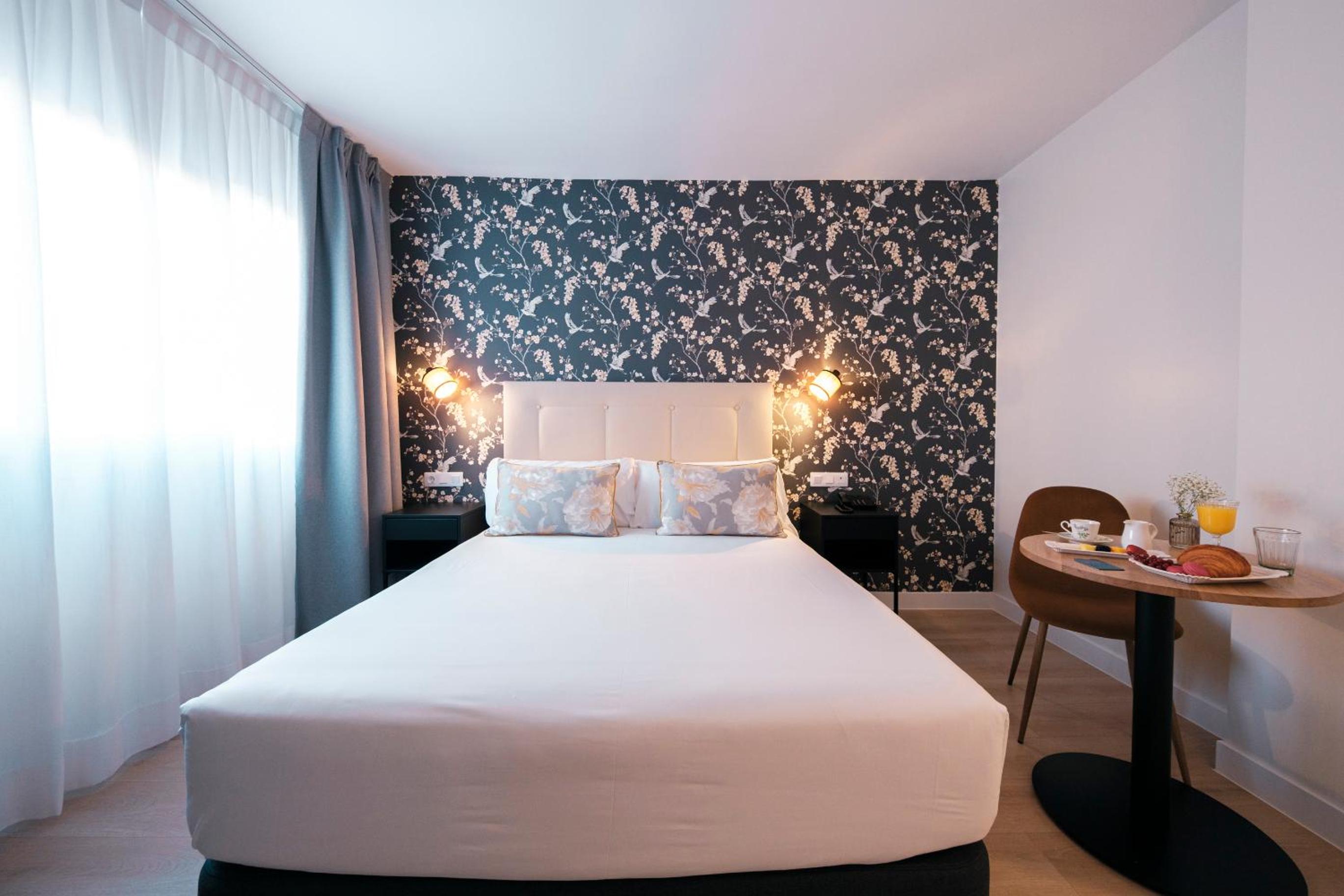 Deluxe Double or Twin Room - Photo 3
