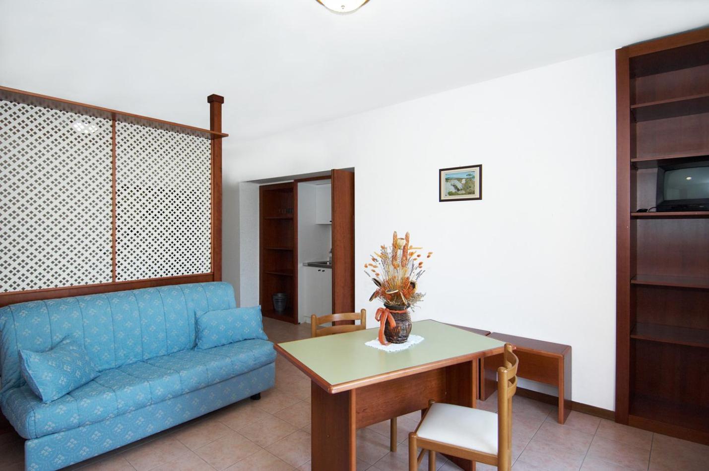 Superior Quadruple Room - Photo 7