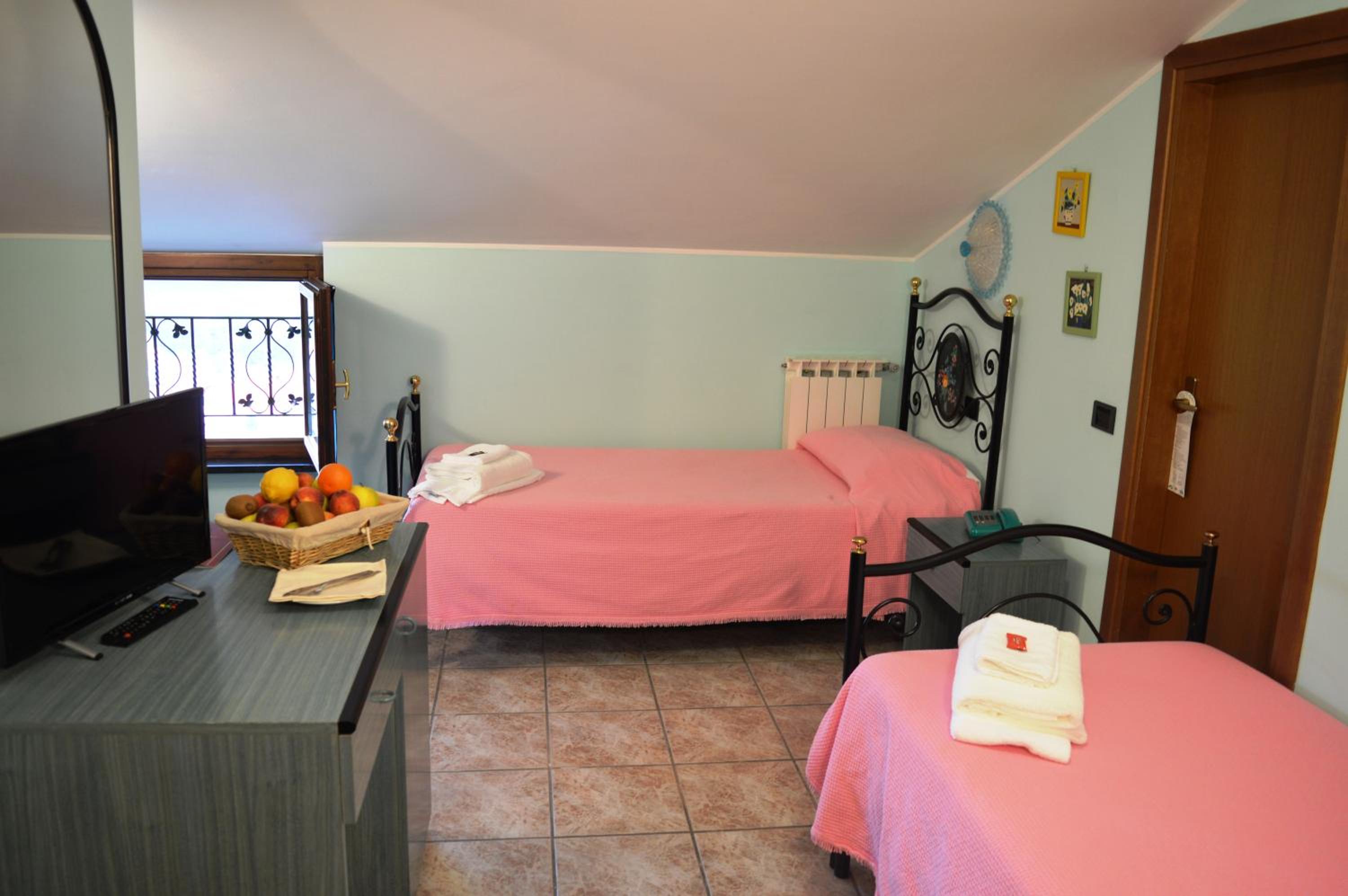 Triple Room - Photo 5