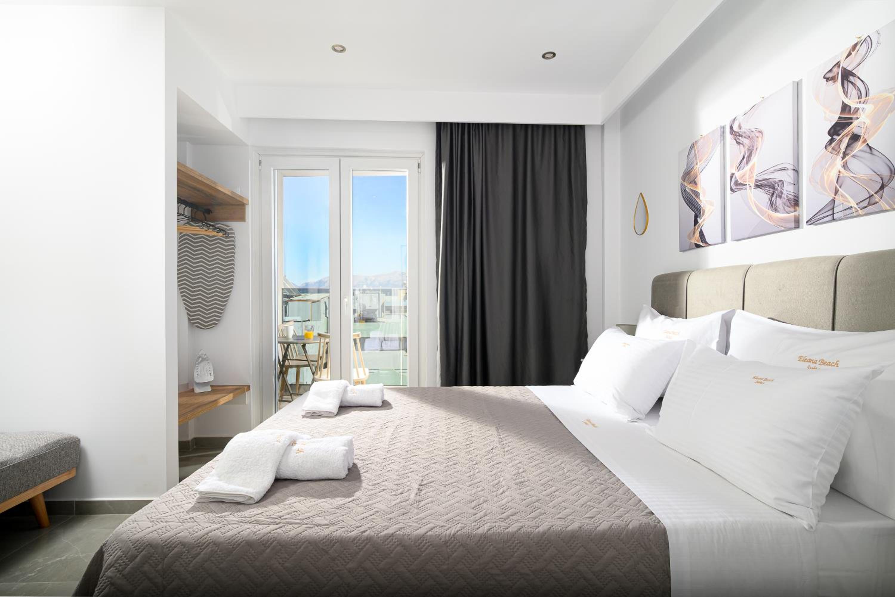 One-Bedroom Apartment with Rooftop Spa Bath II