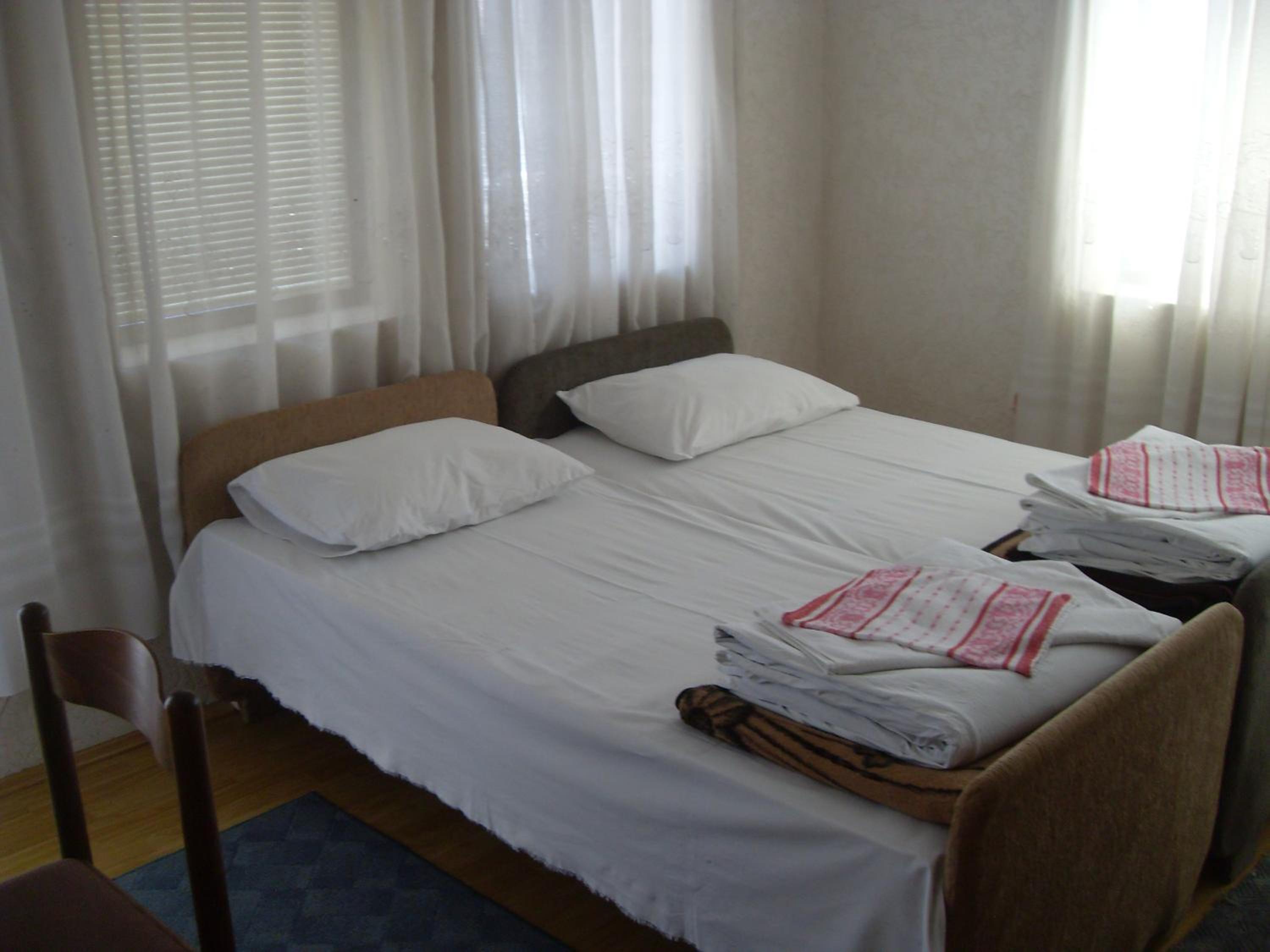 Twin Room - Photo 2
