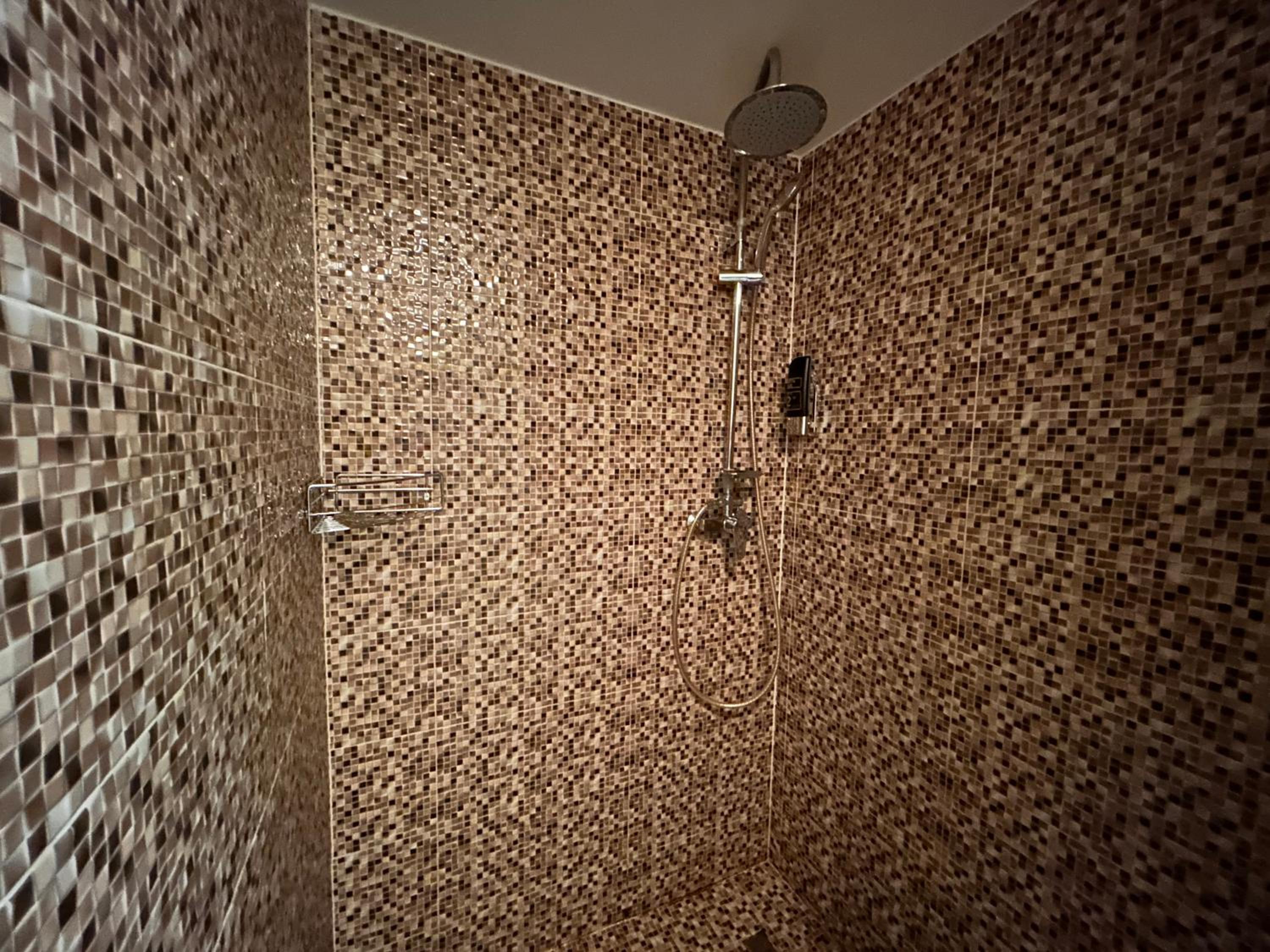 Quadruple Room with Private Bathroom