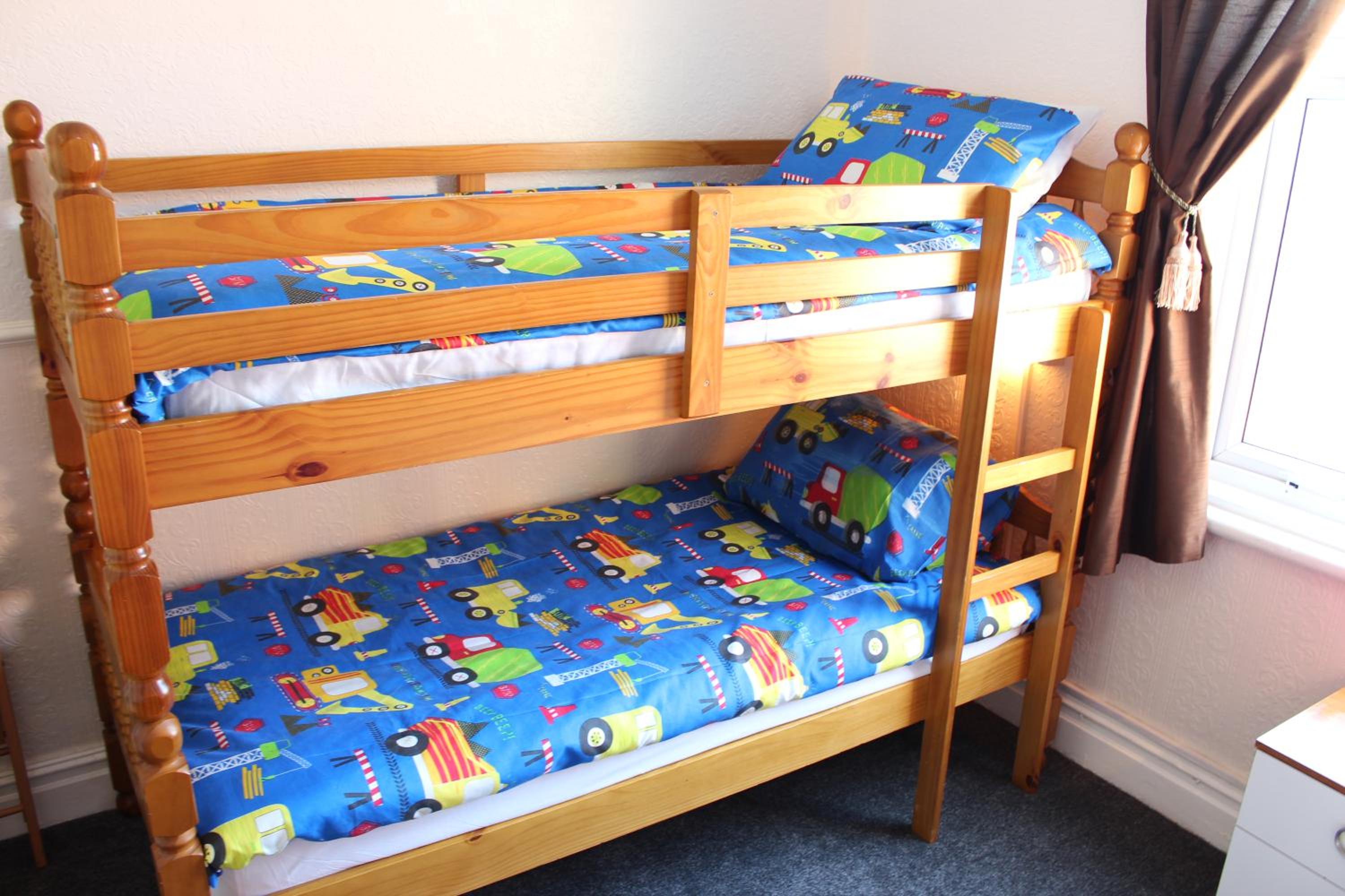 Family Room (2 Adults + 2 Children) - Photo 7