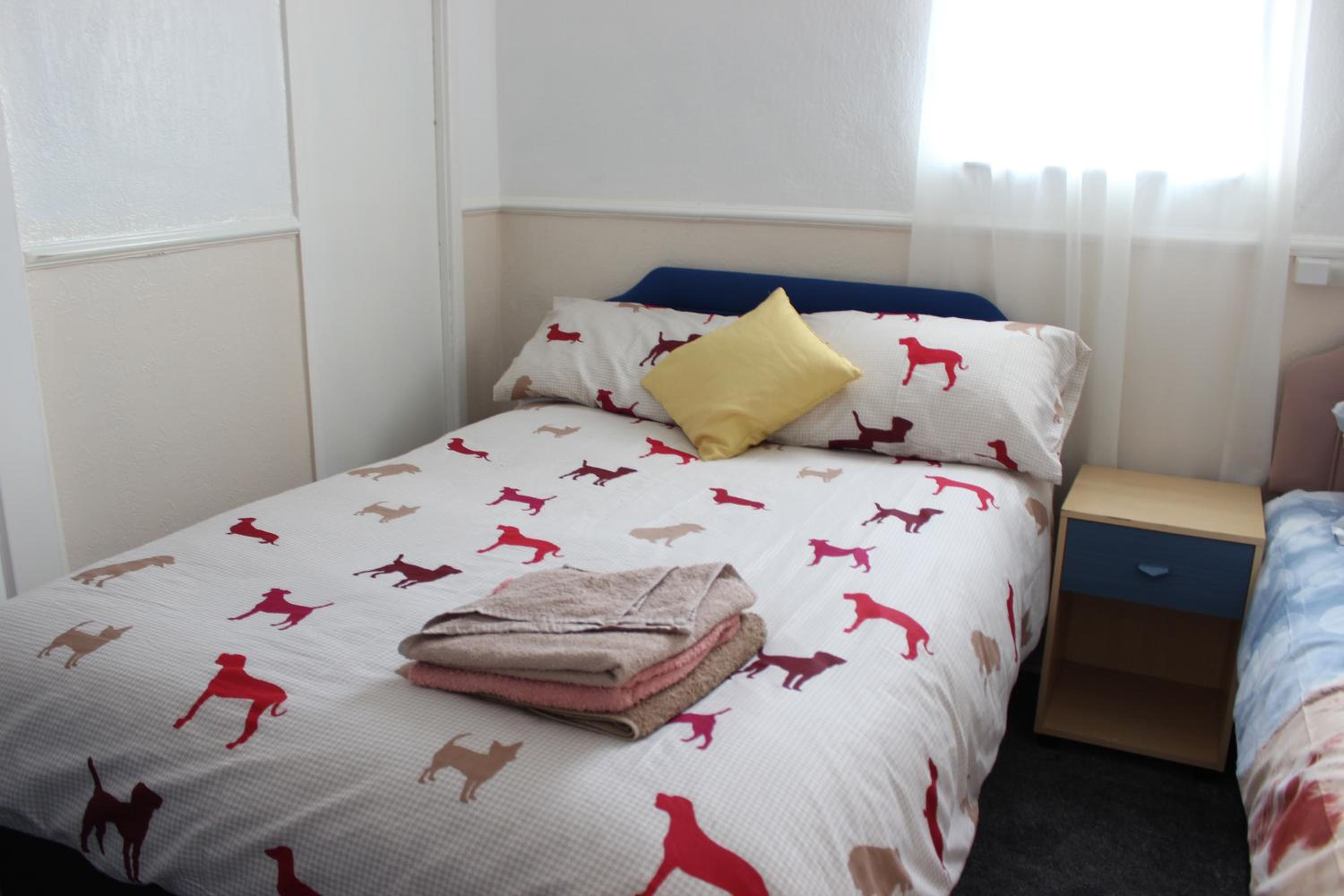 Standard Twin Room - Photo 1