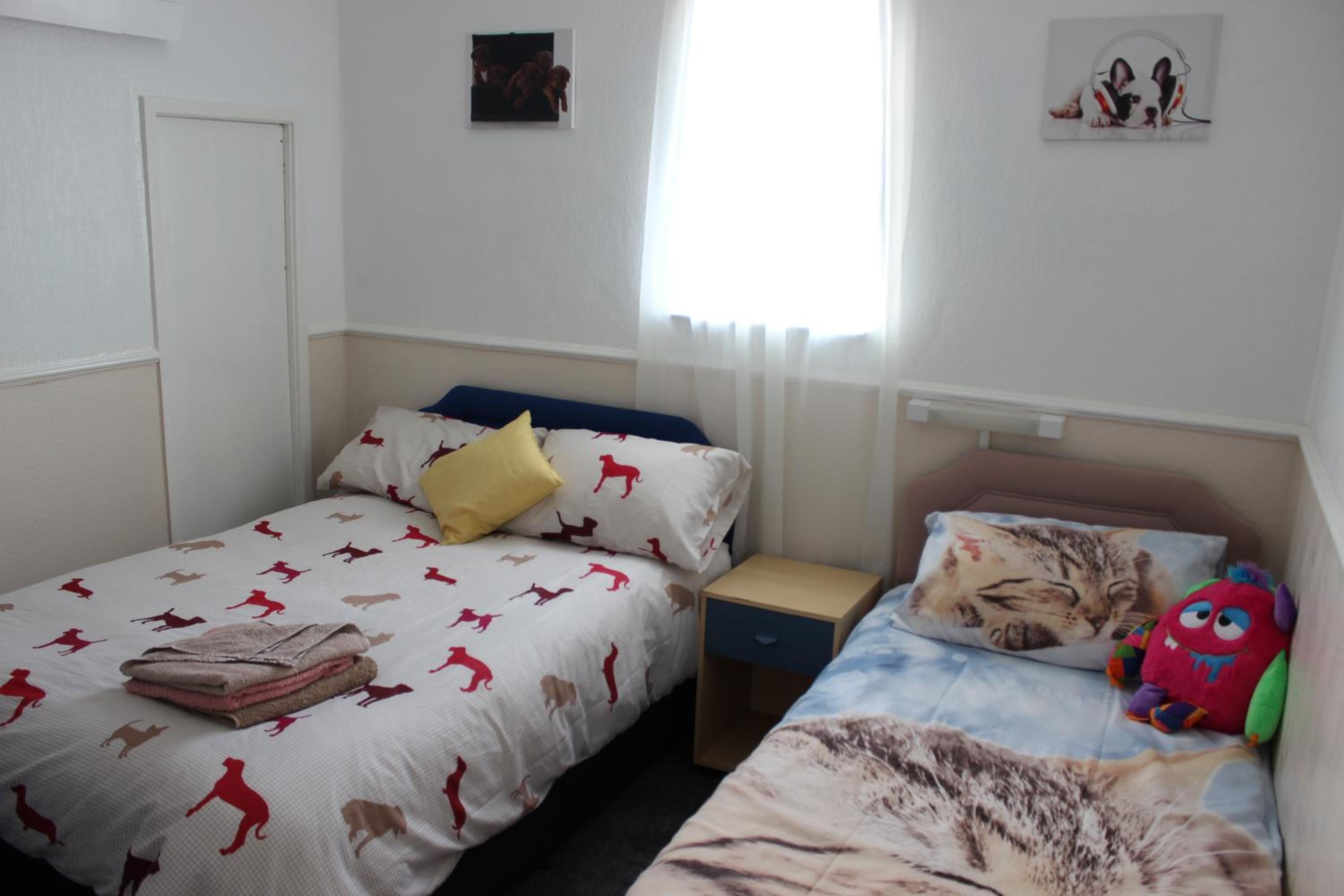 Standard Twin Room - Photo 2