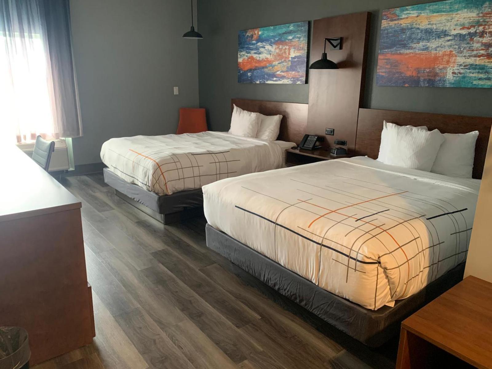 Queen Room with Two Queen Beds - Non-Smoking - Photo 1