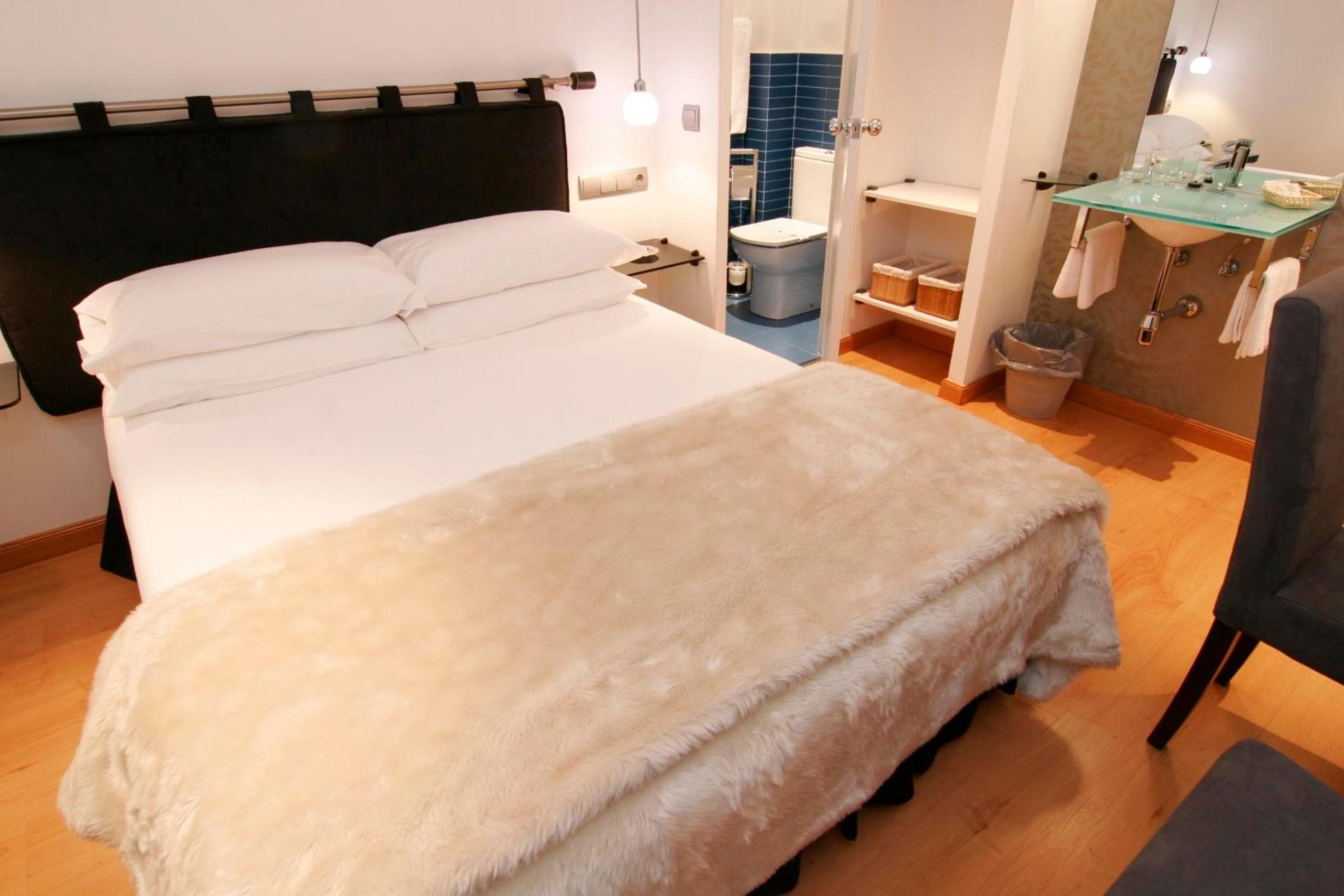 Standard Double Room photo 2