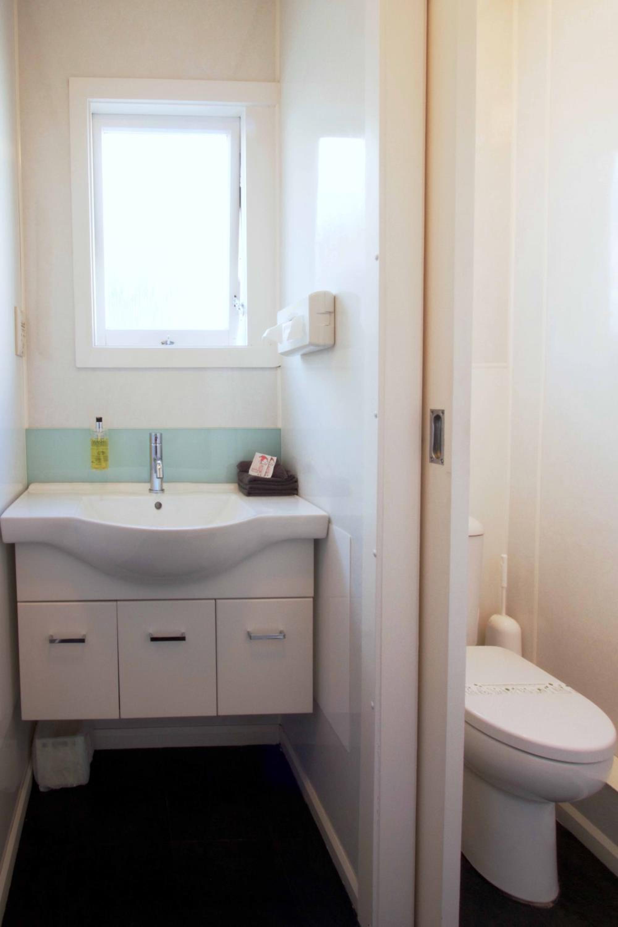 One-Bedroom Apartment - Photo 3