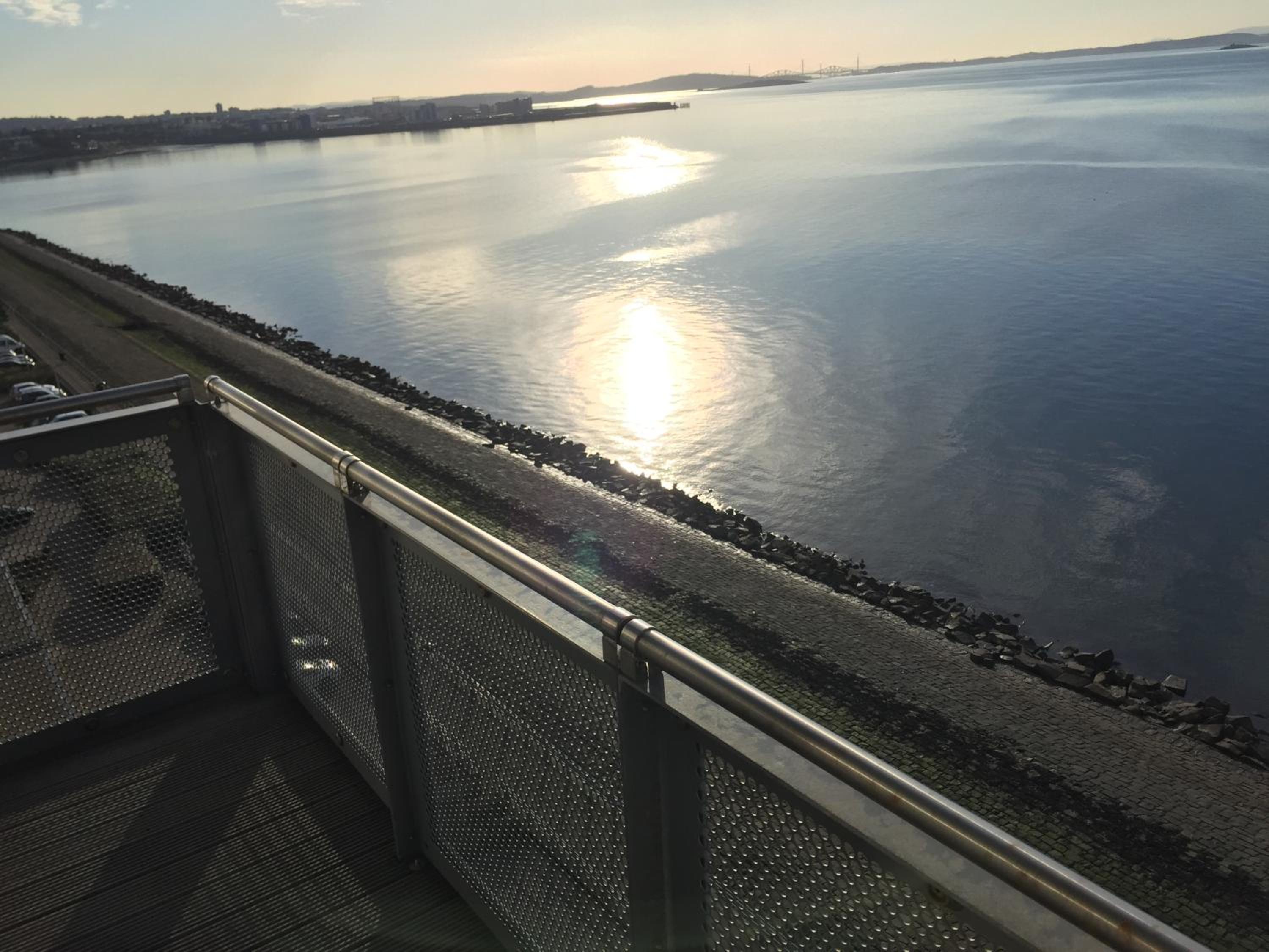 Luxury Apartment with Sea View and Balcony - Photo 25