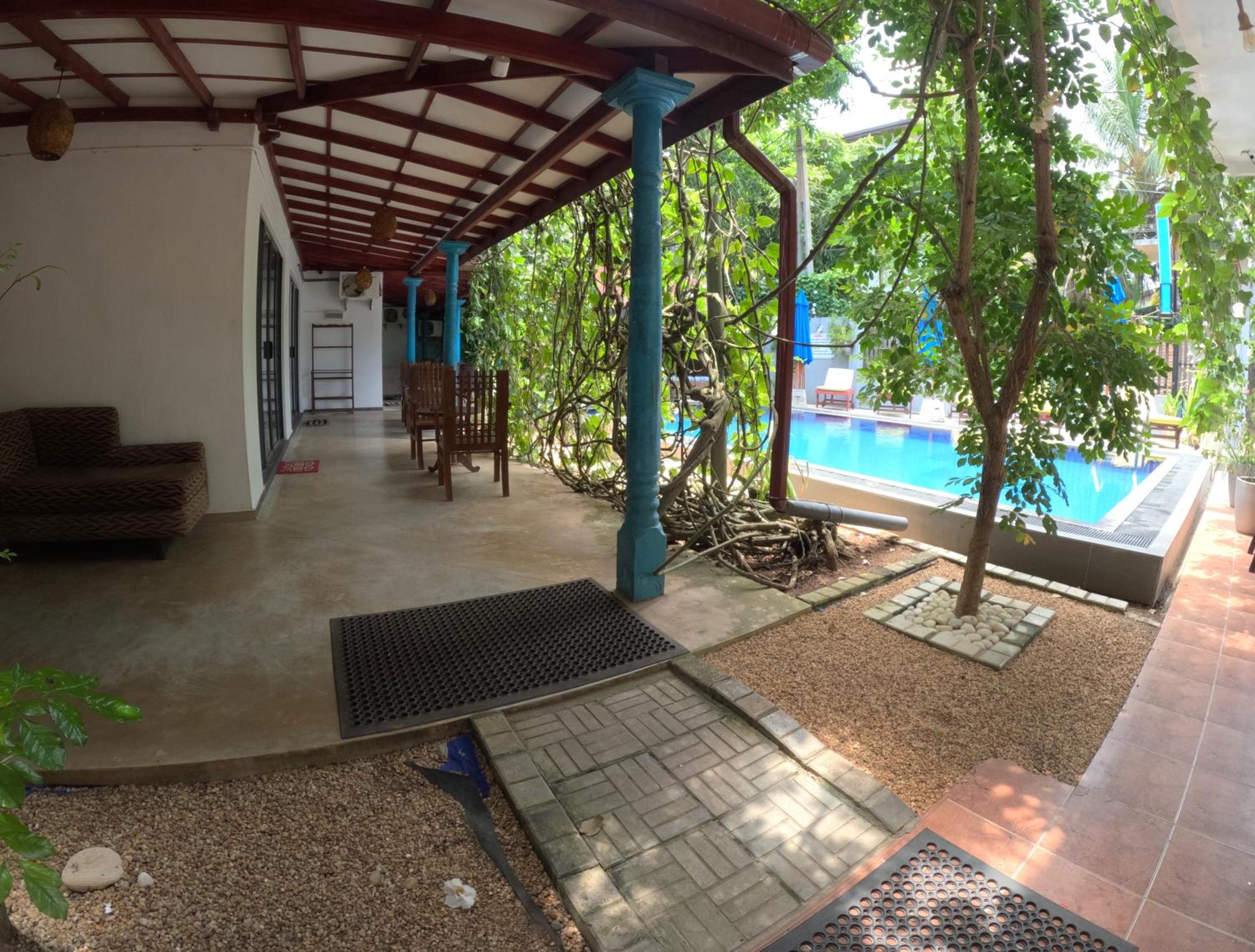 Queen Room with Pool View