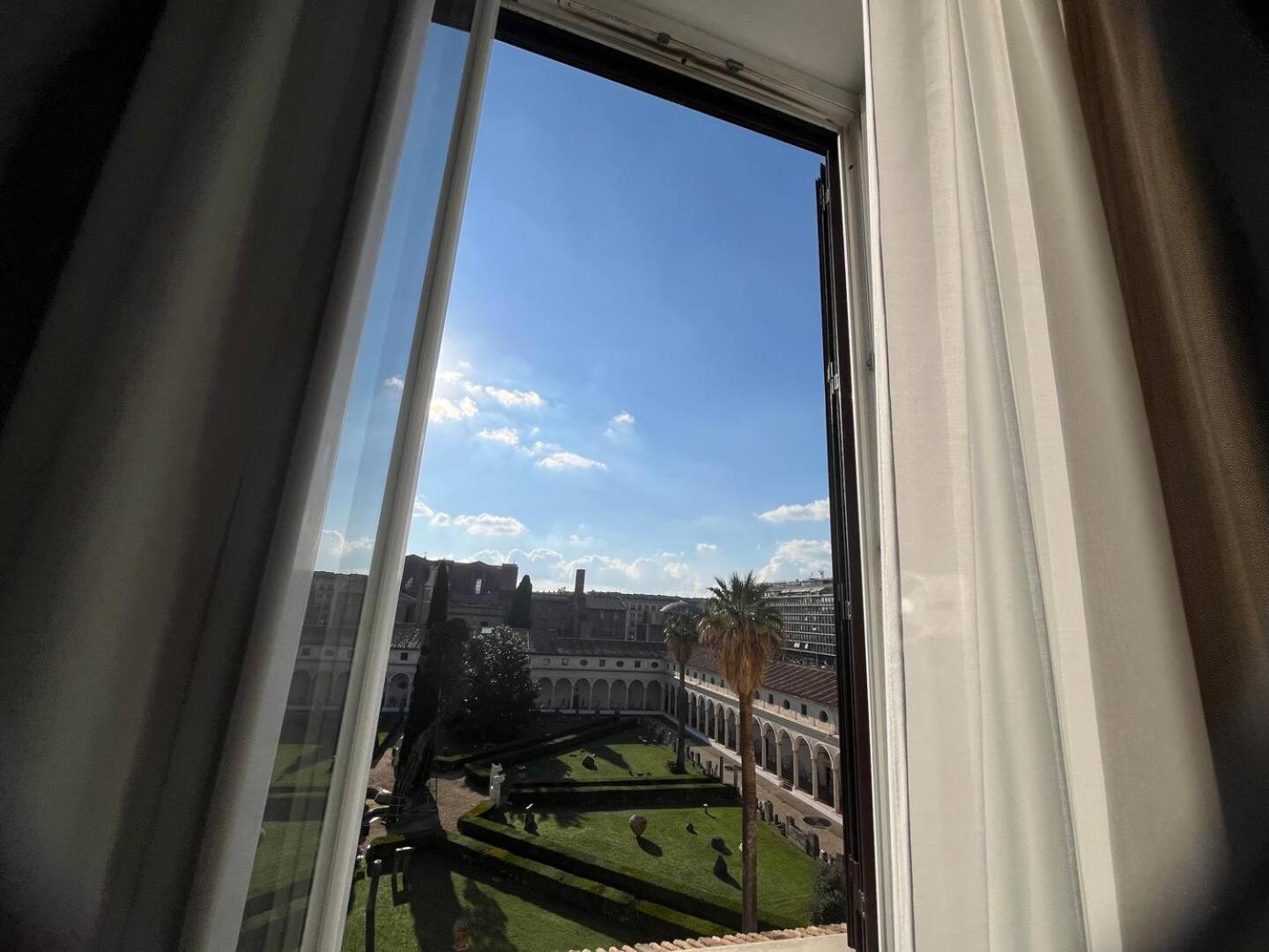 Deluxe Double or Twin Room with City View photo 3