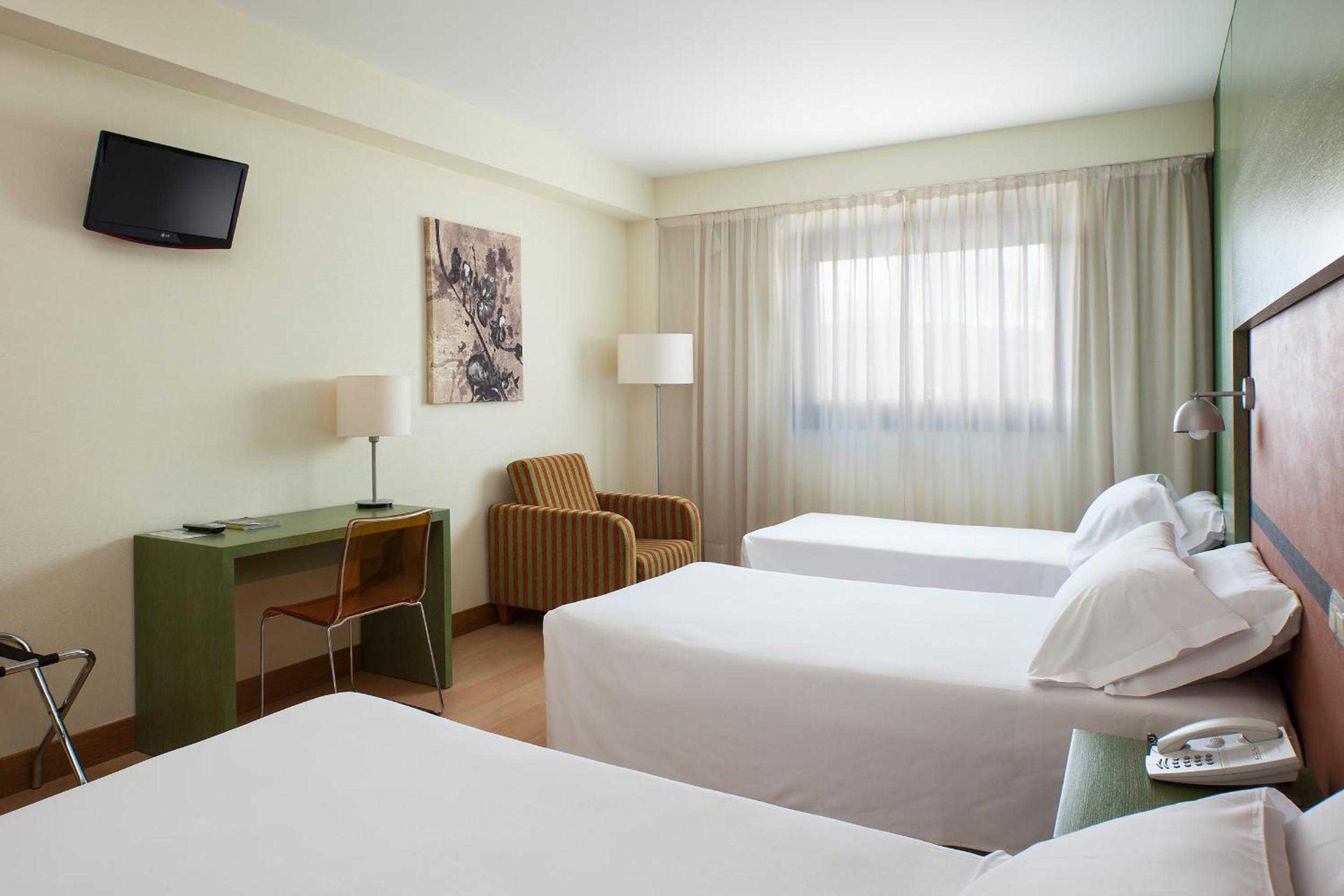 Triple Room (3 Adults) - Photo 4
