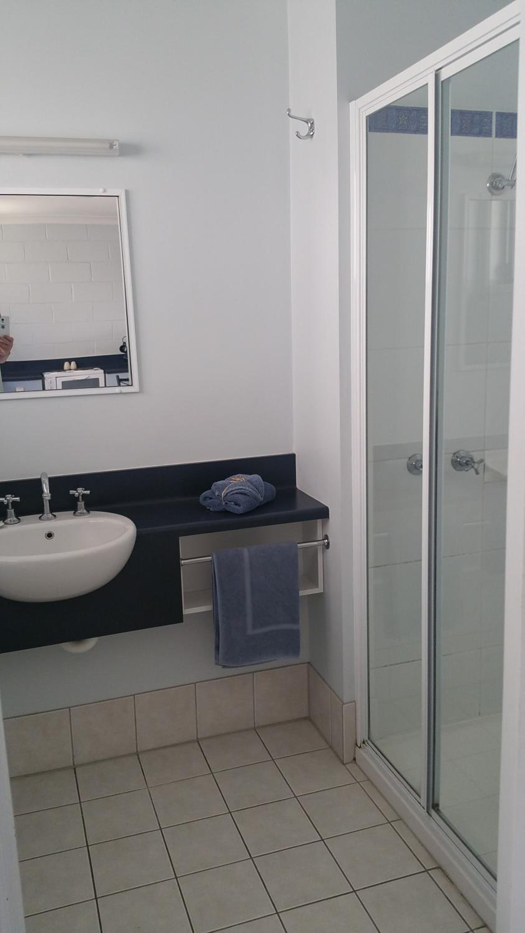 Large Twin Room (No Pets Allowed) photo 2