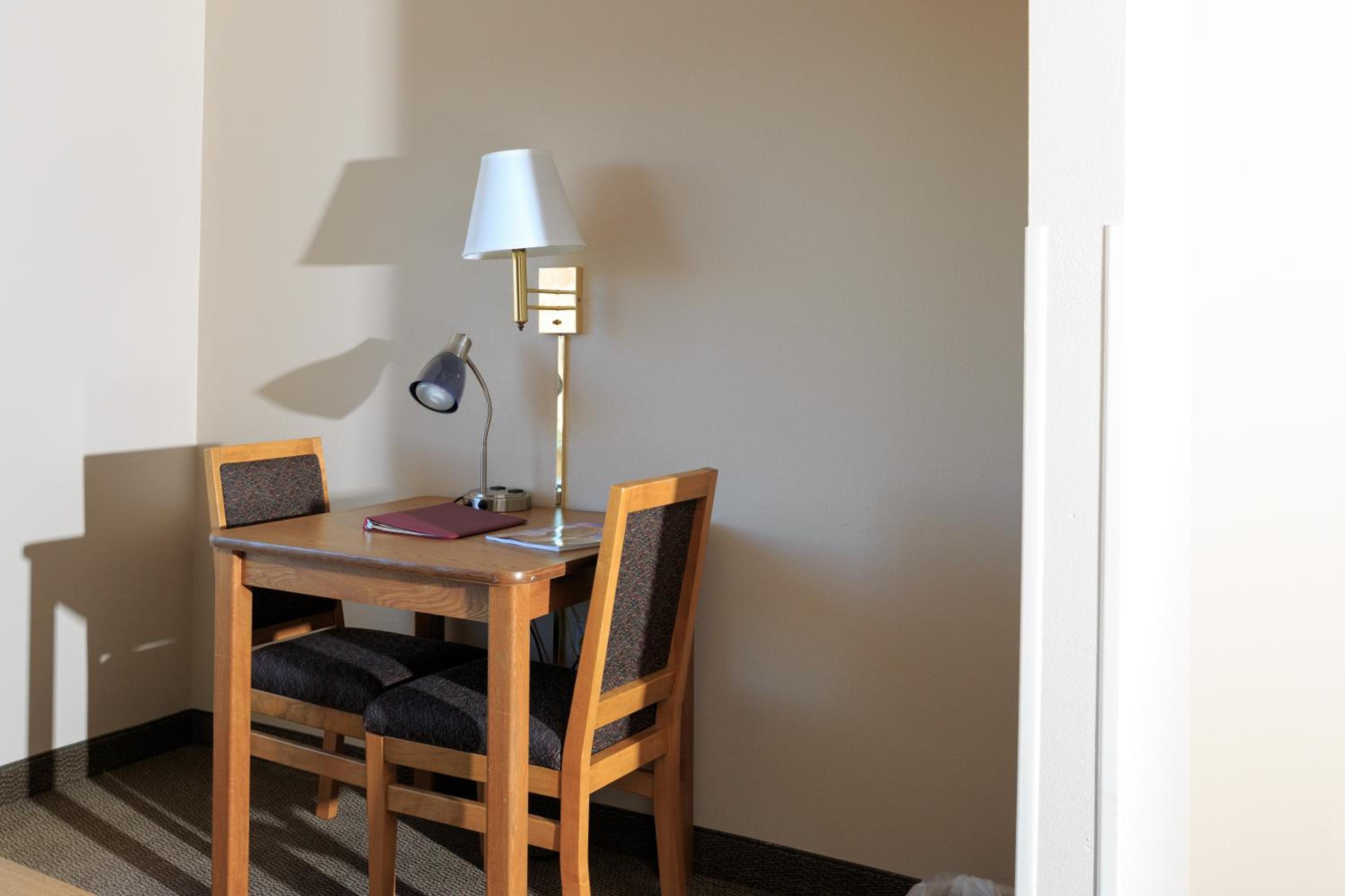 Double Queen Suite - Photo 6