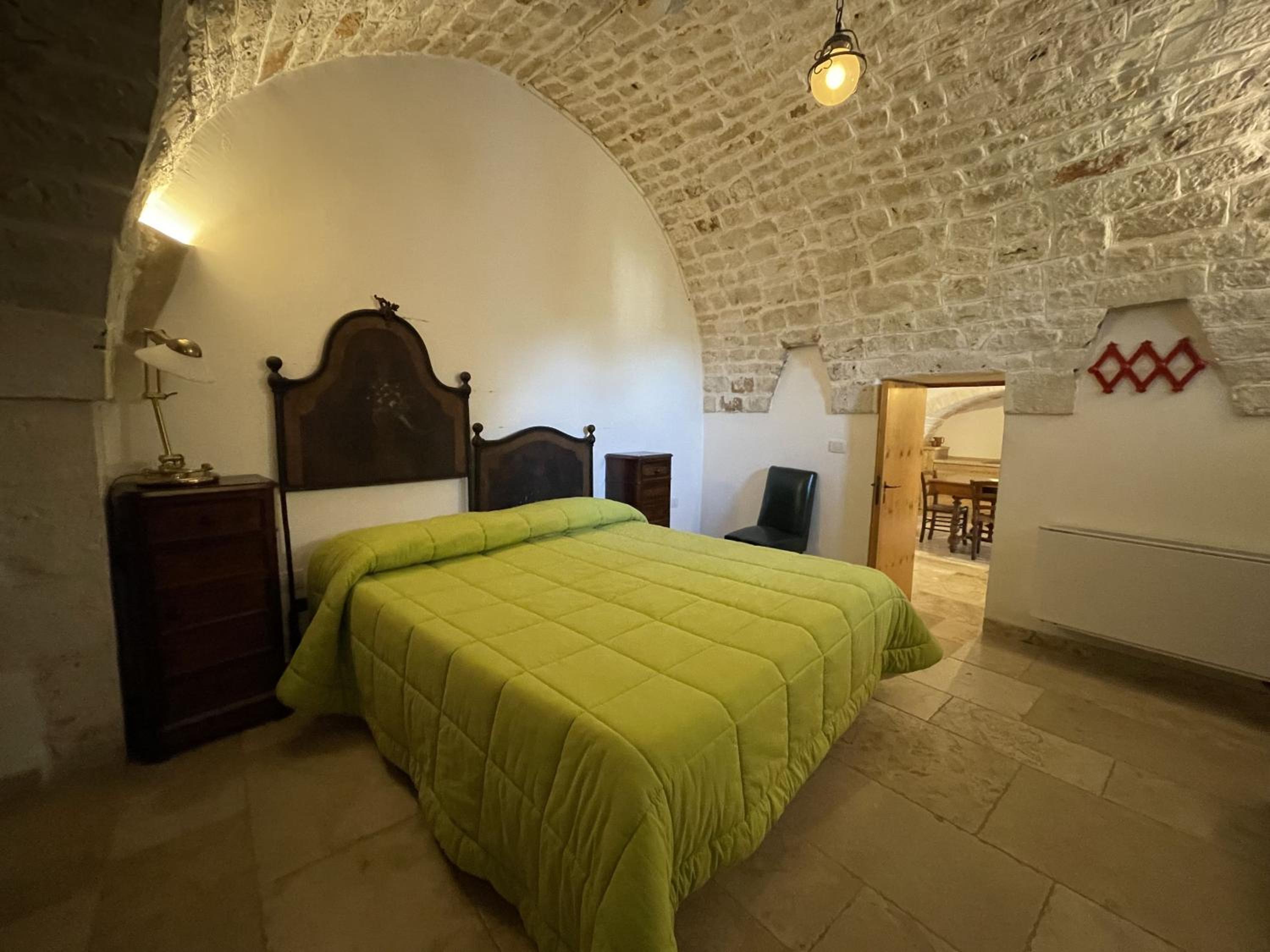 Large One-Bedroom Apartment