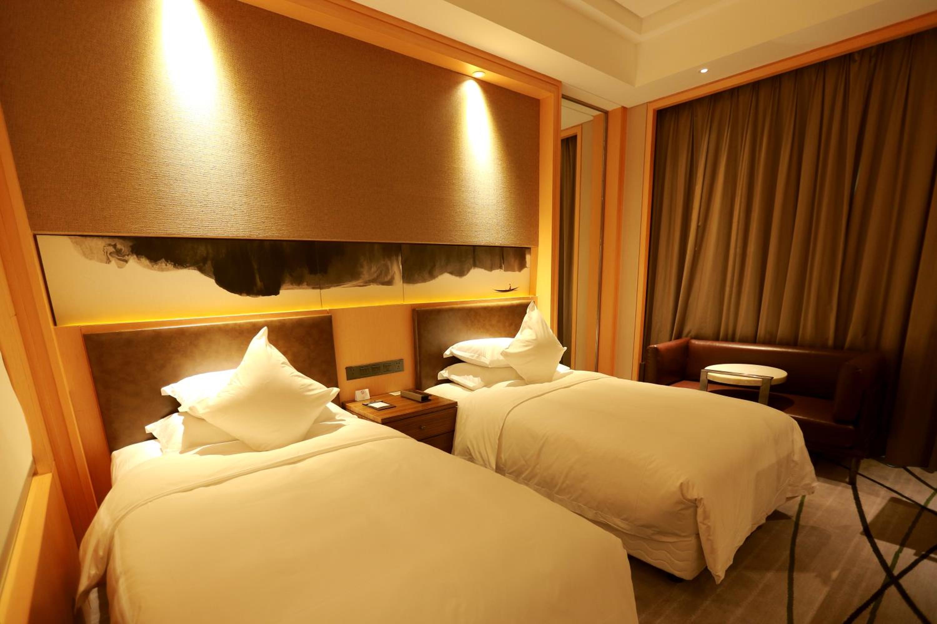 Deluxe Twin Room with Garden View photo 1