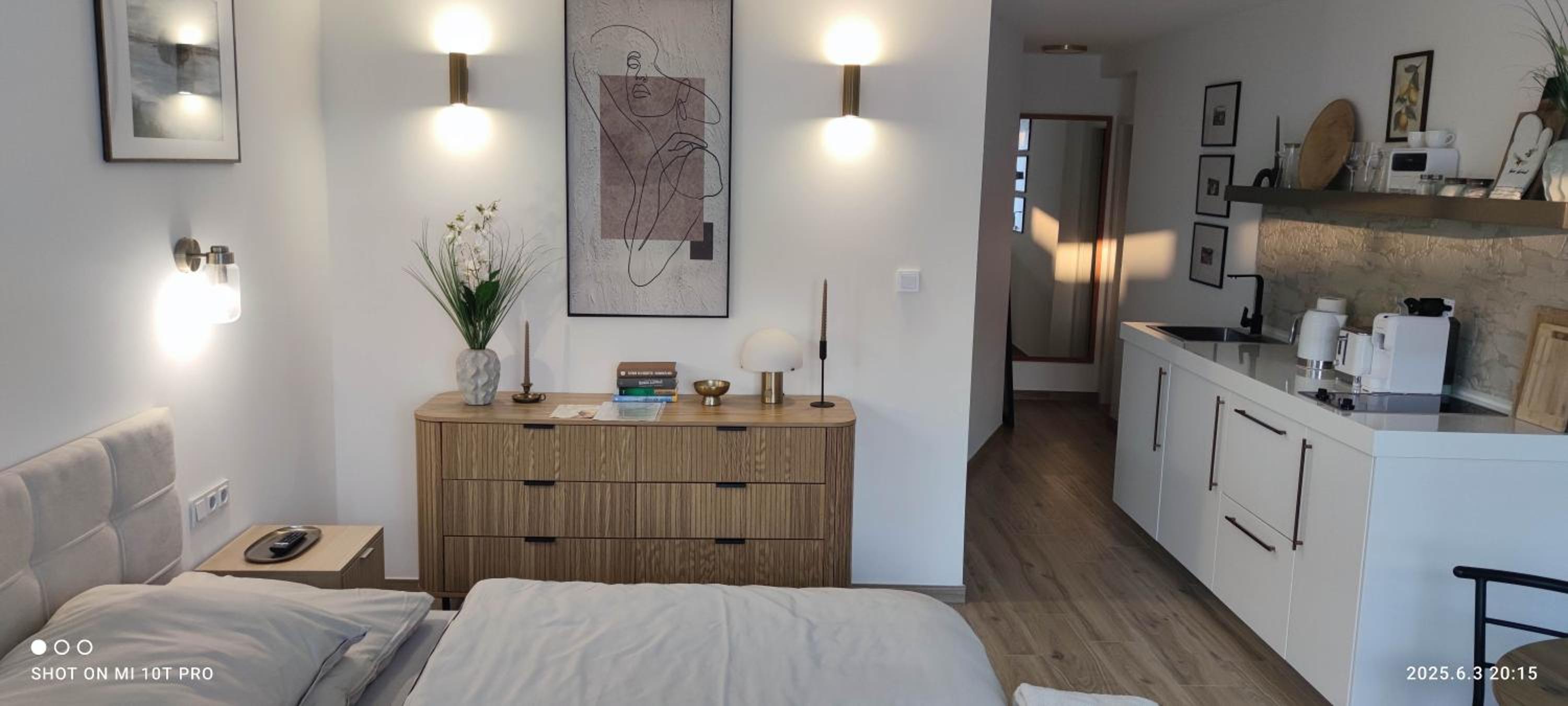 Deluxe One-Bedroom Apartment with Garden View photo 1