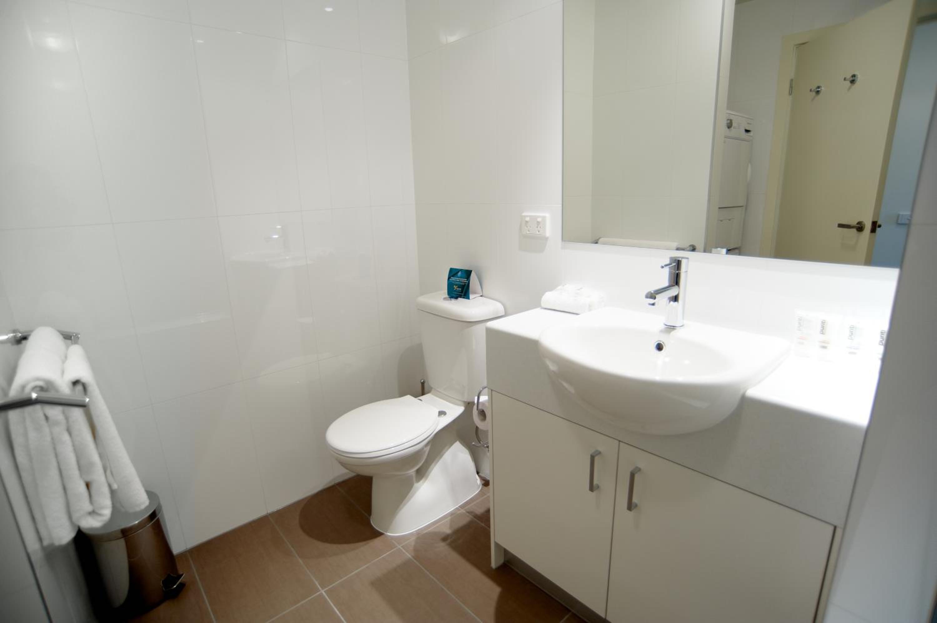 Studio Apartment - Photo 8