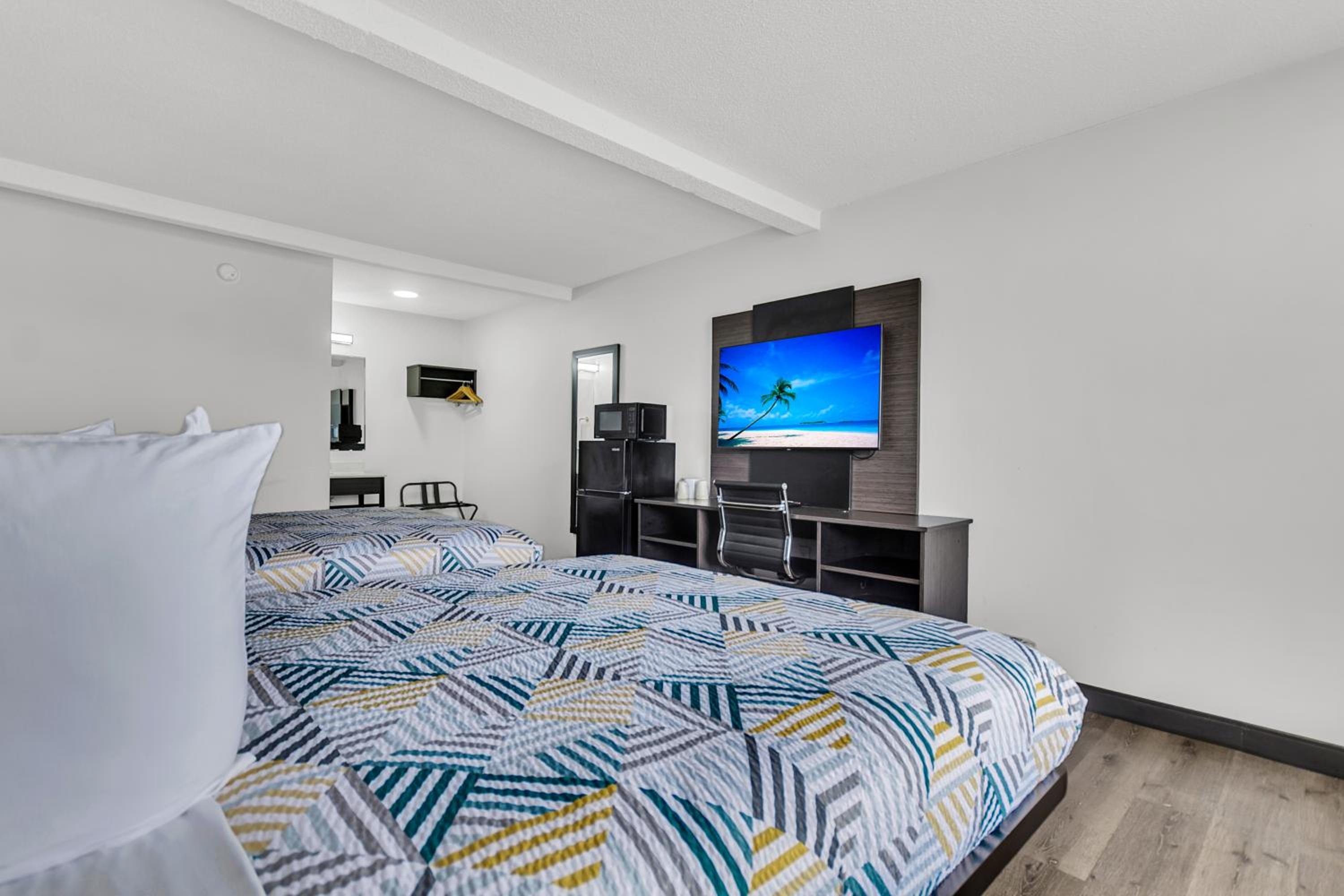 Standard Double Room with Two Double Beds - Non-Smoking photo 3