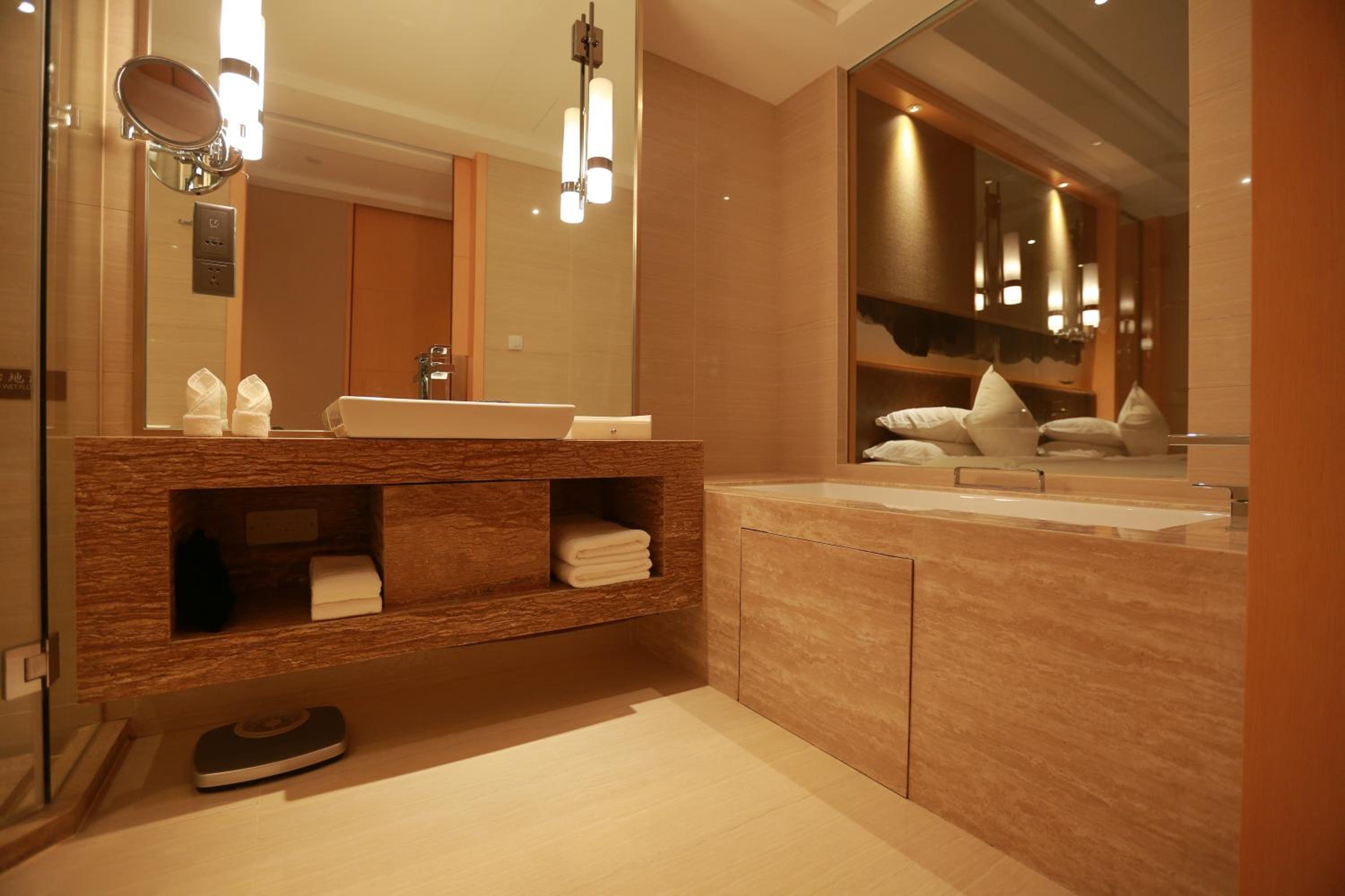Deluxe Twin Room with Garden View photo 2