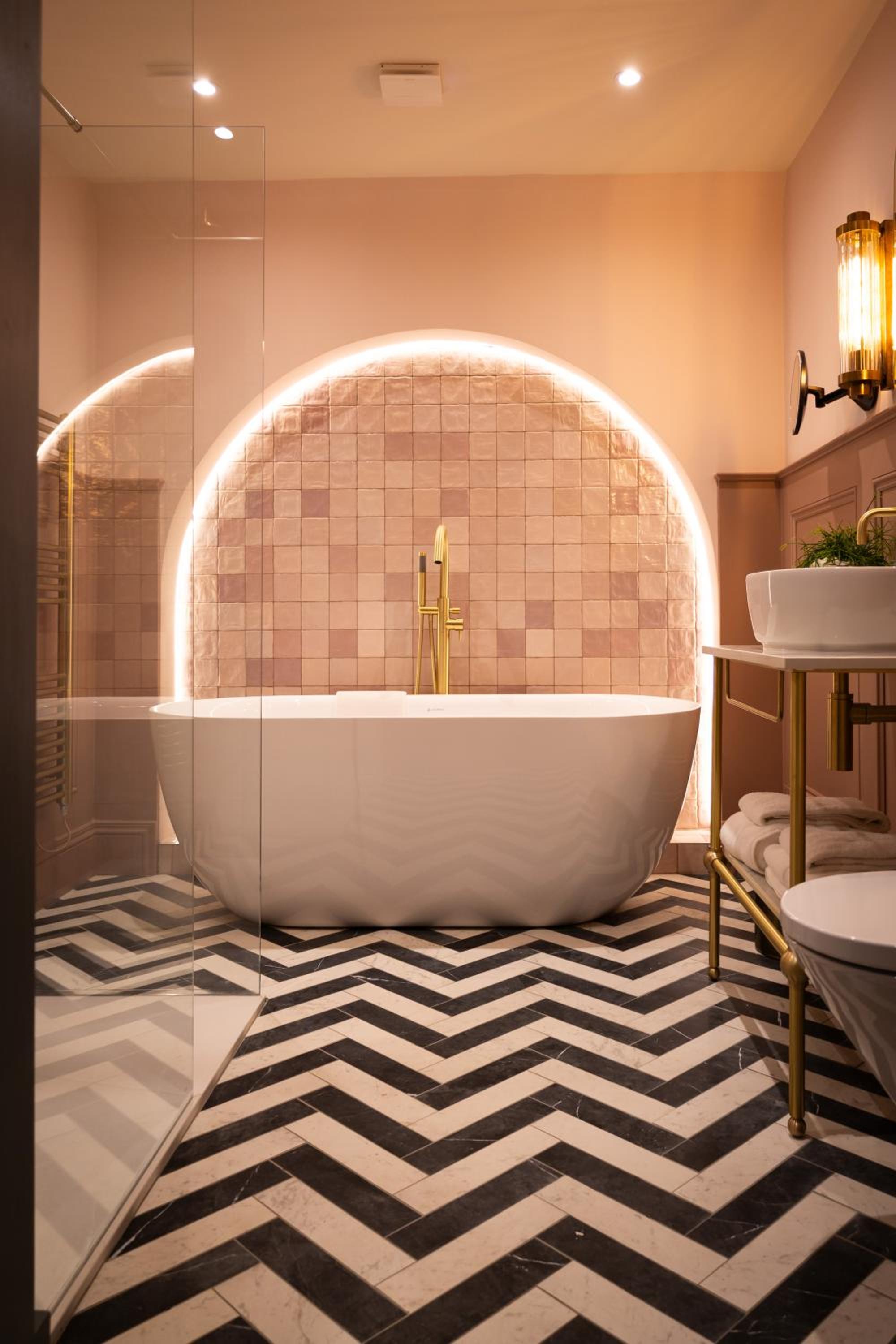 Deluxe Double Room with Bath photo 2