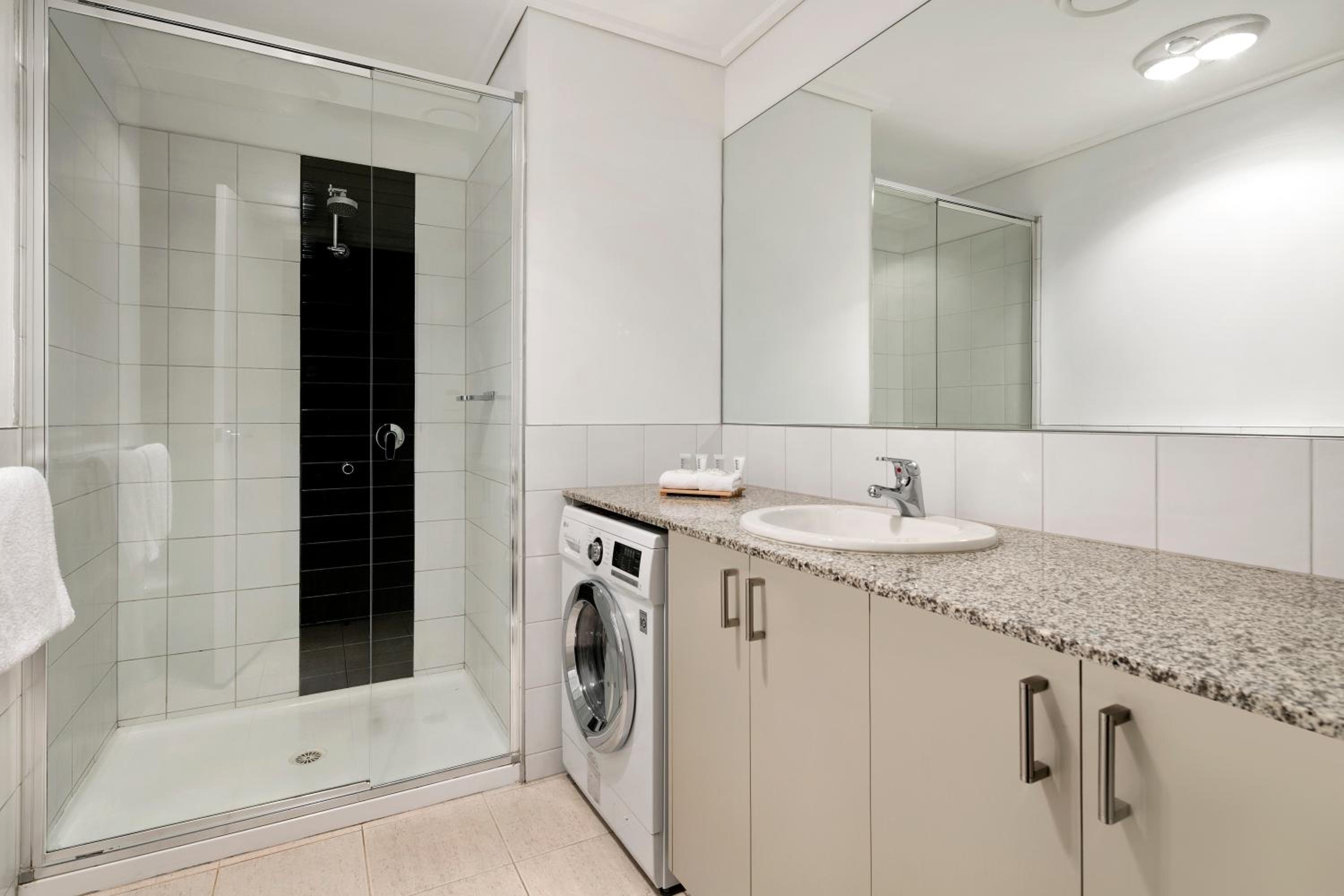 Two-Bedroom Apartment - Photo 6