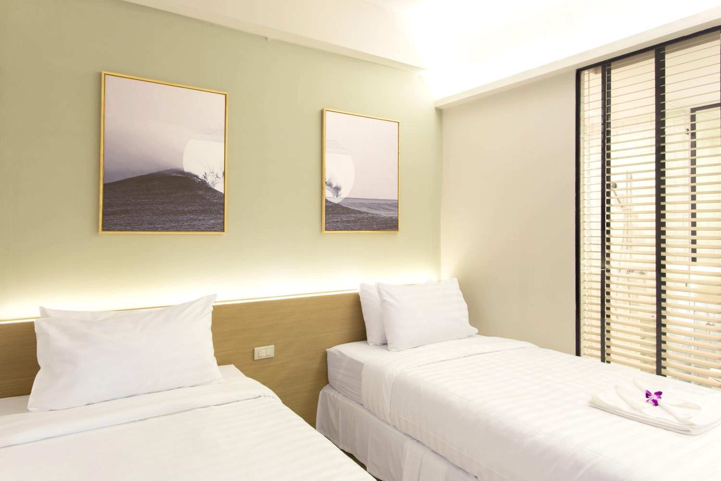 Deluxe Twin Room - Photo 15