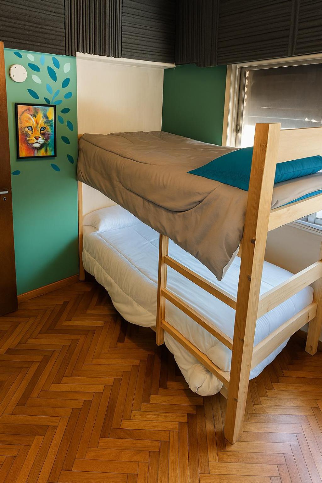 Basic Triple Room with Shared Bathroom photo 2