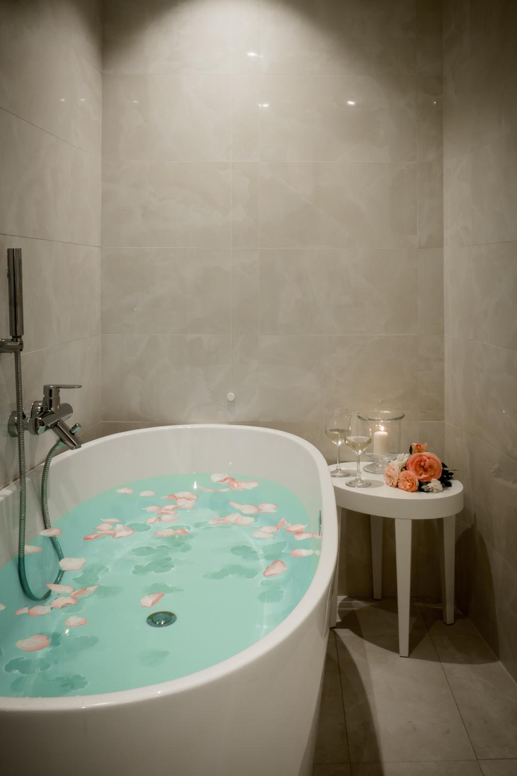 Deluxe Junior Suite - Photo 3
